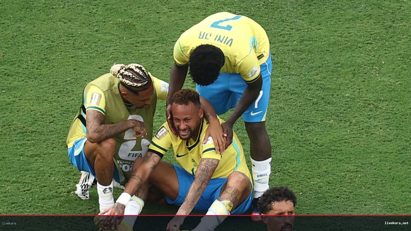 روماريو يحمل أنشيلوتي ولاعبي البرازيل مسؤولية الخروج من المونديال
