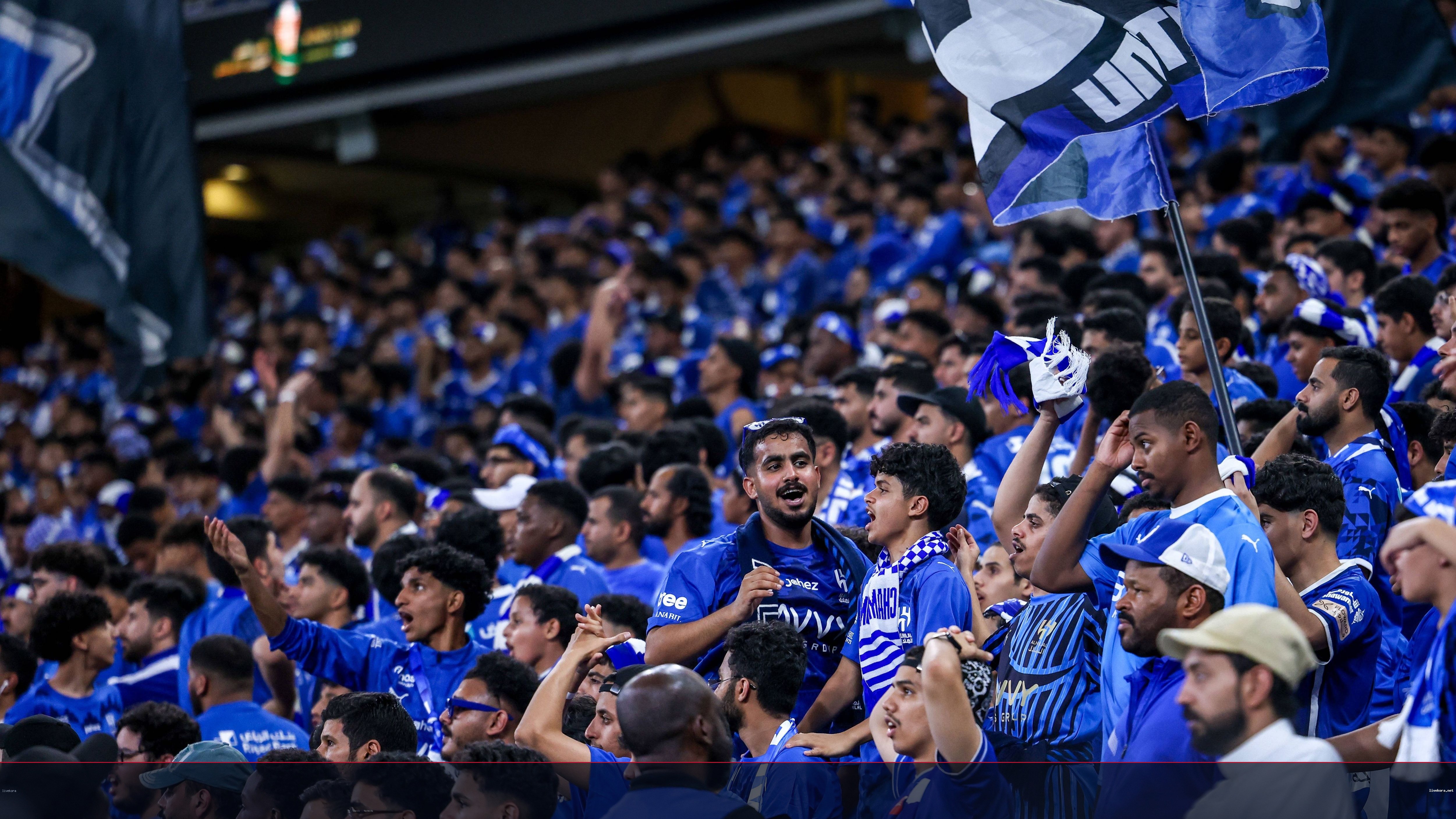 الهلال يضم محمد محزري رسمياً لحل أزمة الظهير الأيمن