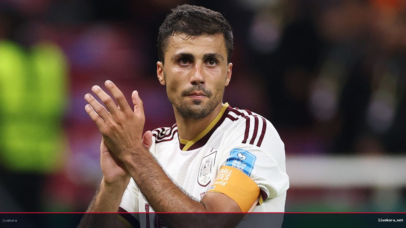 رودري يطلب من مانشستر سيتي التأخير لصالح برشلونة