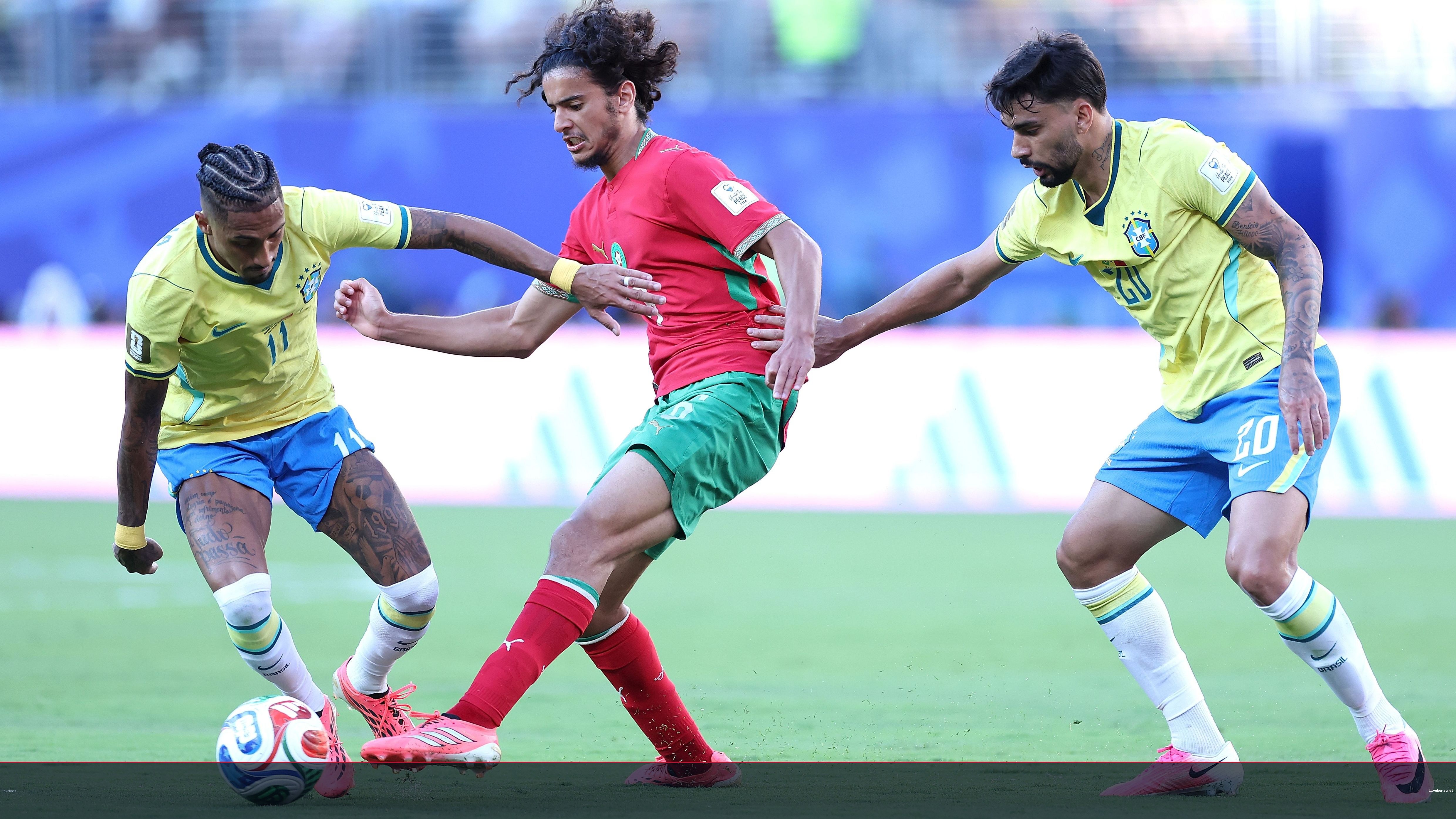 100 مليون يورو.. ليل يحدد سعر نجمه المغربي