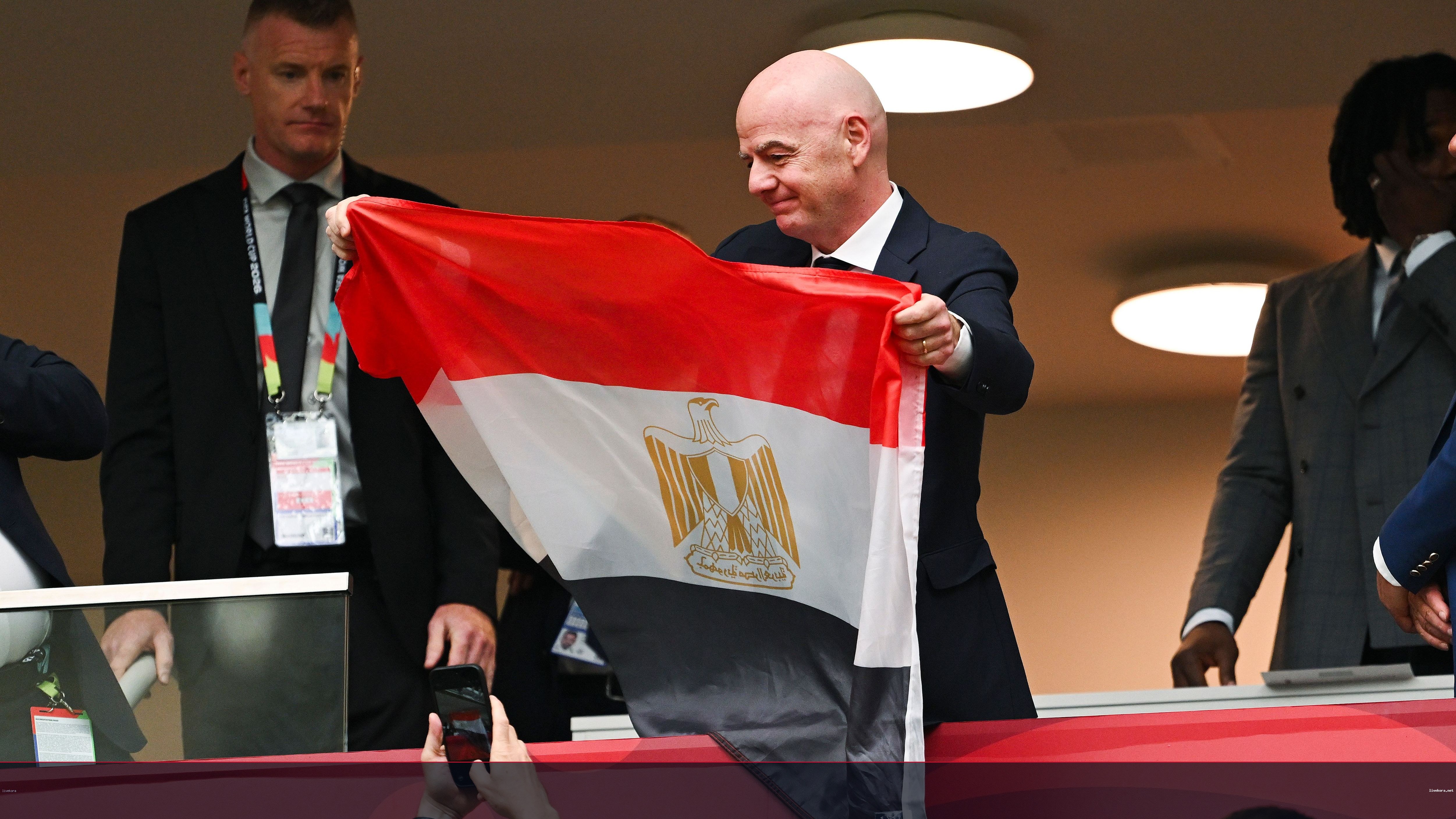 إنفانتينو يبارك لمصر الإنجاز التاريخي وسط الجدل