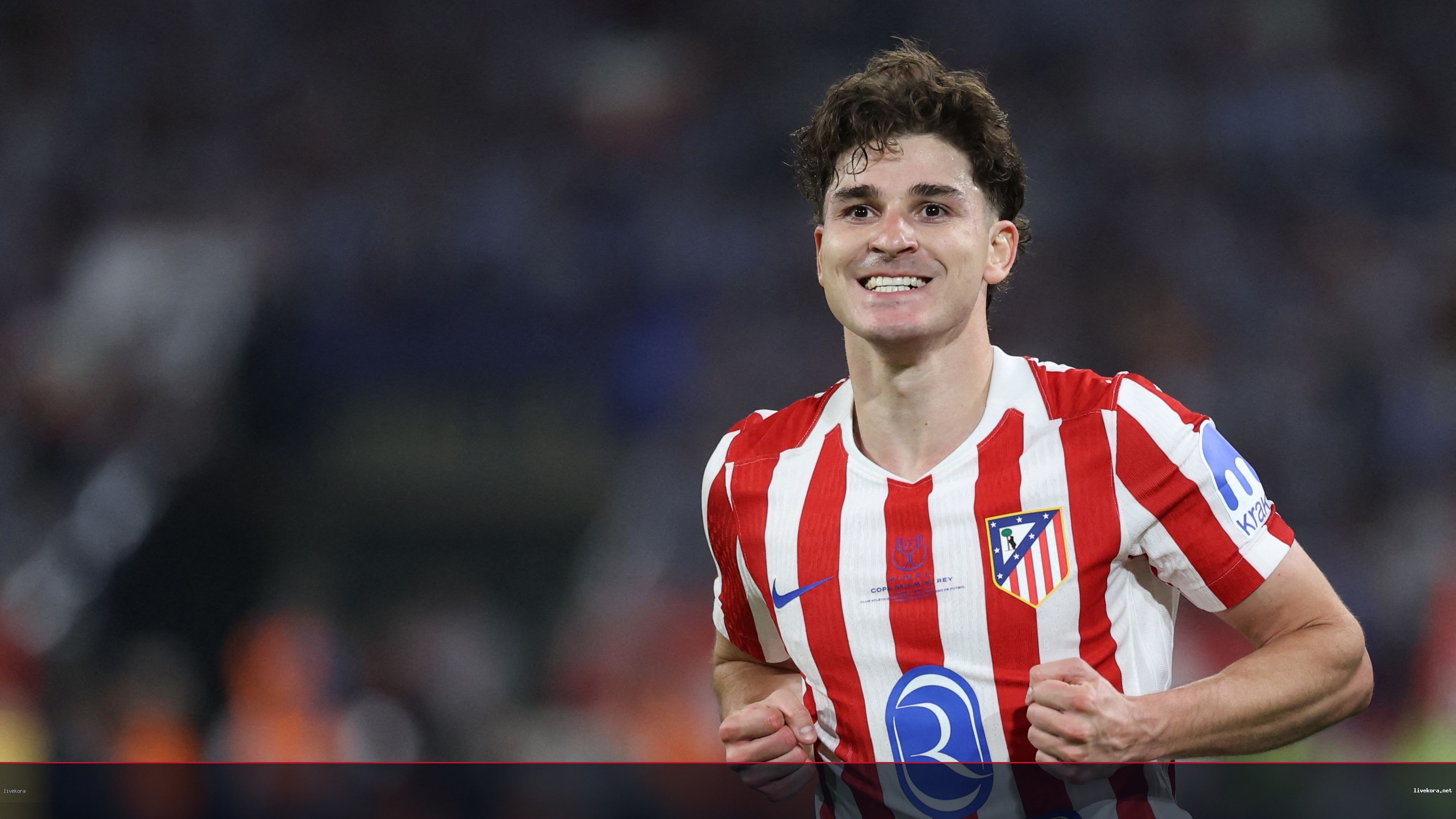 ألفاريز يواصل تدريبات أتلتيكو وسط ضغوط الرحيل لبرشلونة
