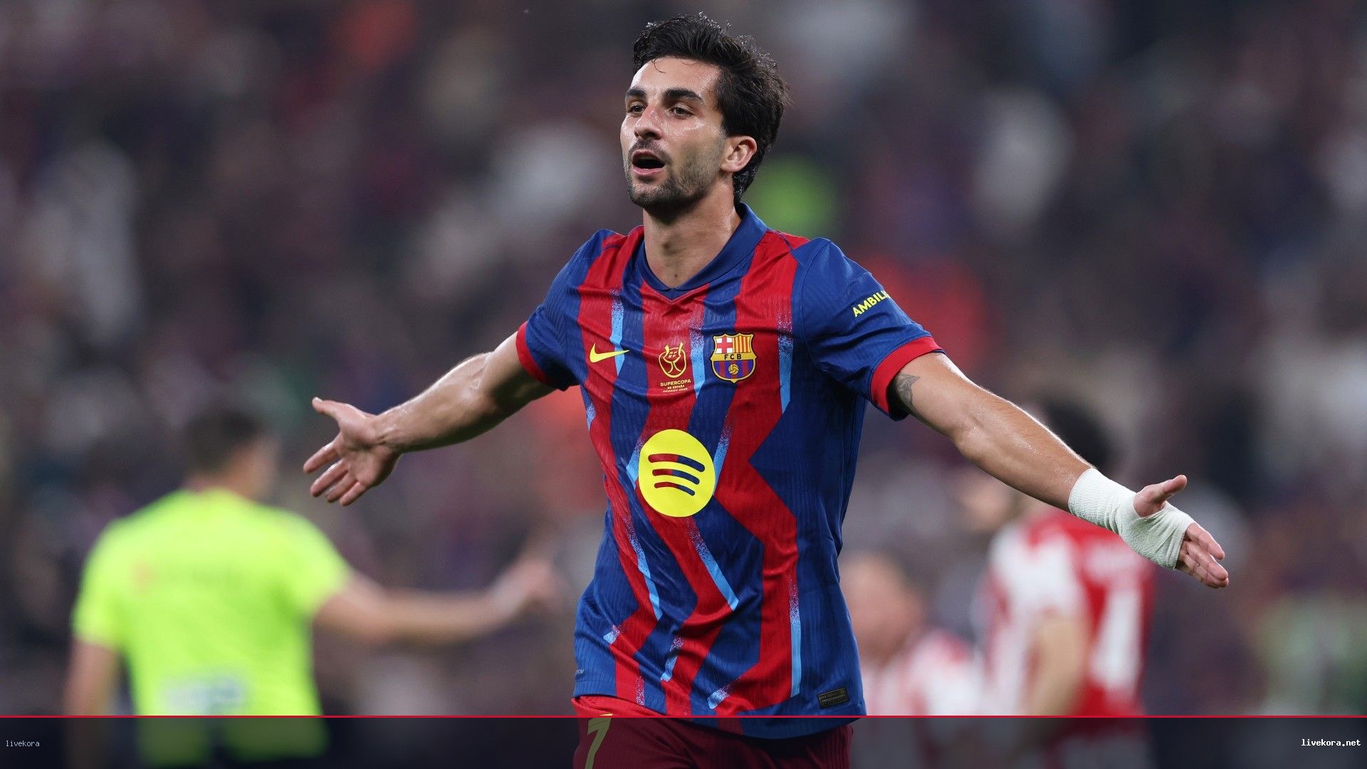 برشلونة وباريس يرسمان صفقة فيران توريس