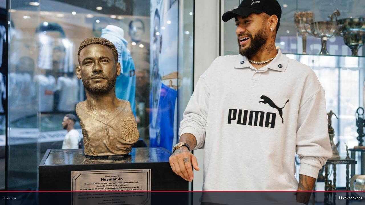 مصير نيمار مجهول.. رد والده الساخر على شائعات الاعتزال