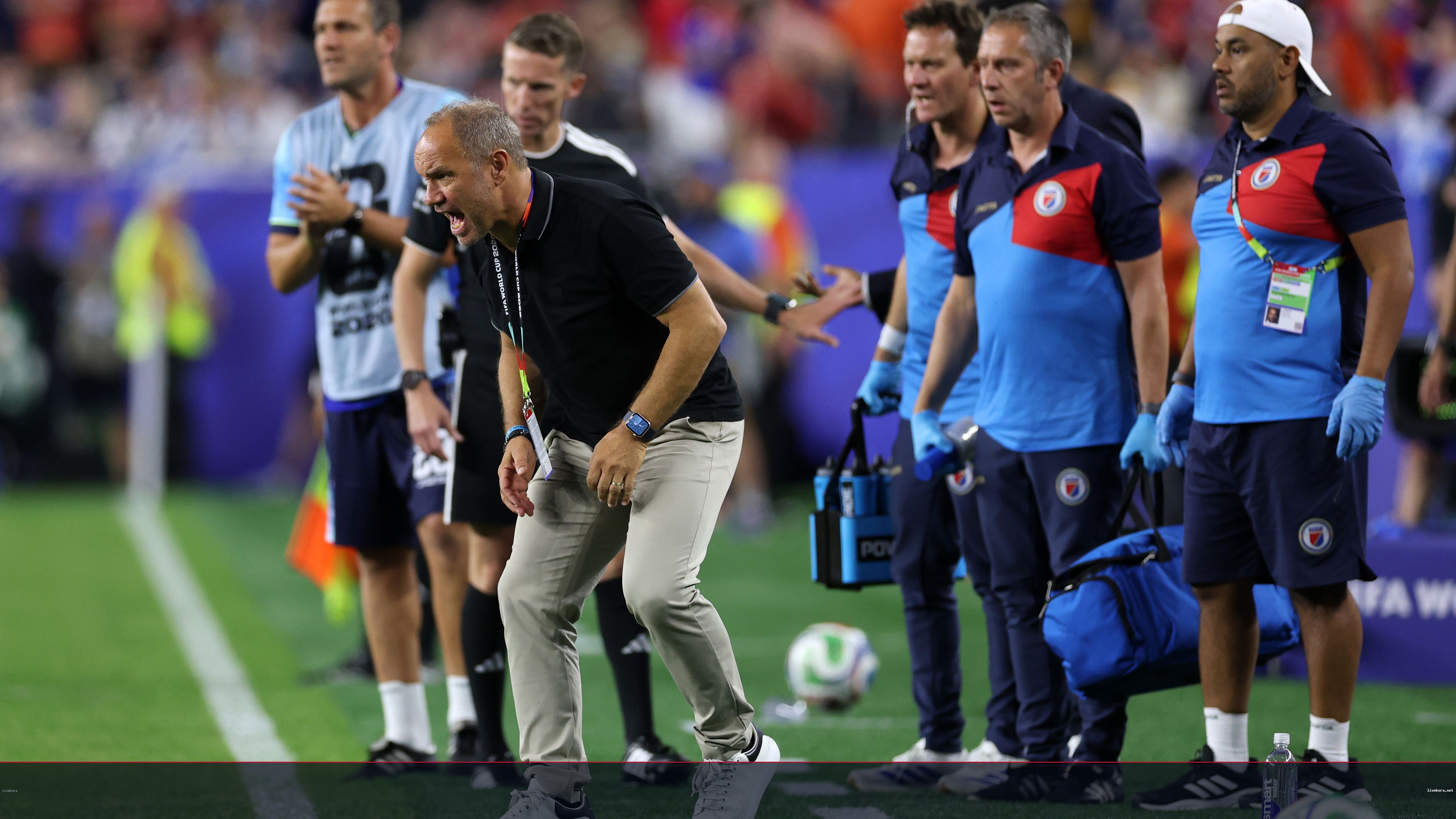 مدرب هايتي يعد بمفاجأة تاريخية أمام البرازيل في كأس العالم