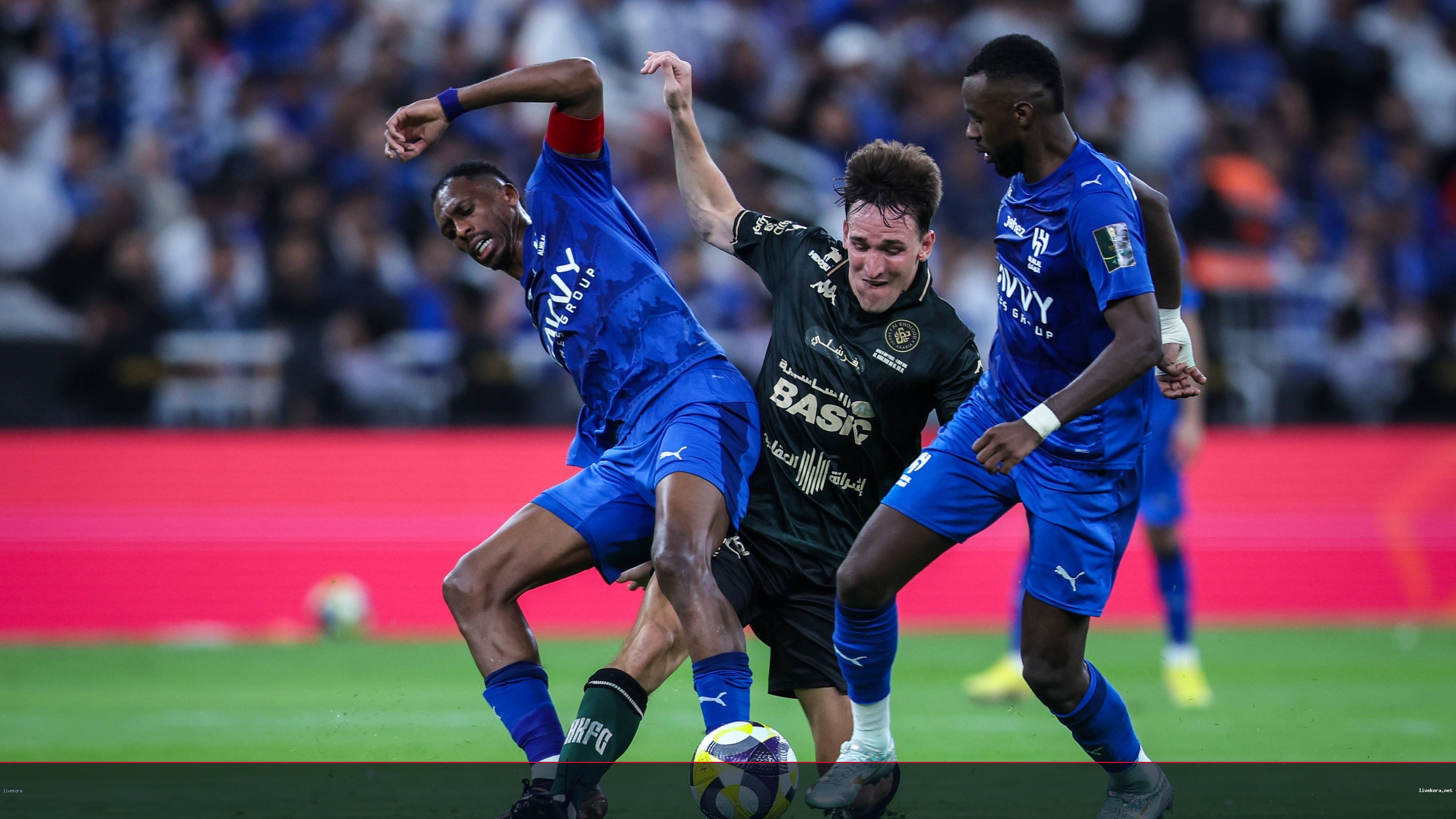 الهلال يضرب بقوة: 5 صفقات جديدة في أسبوعين
