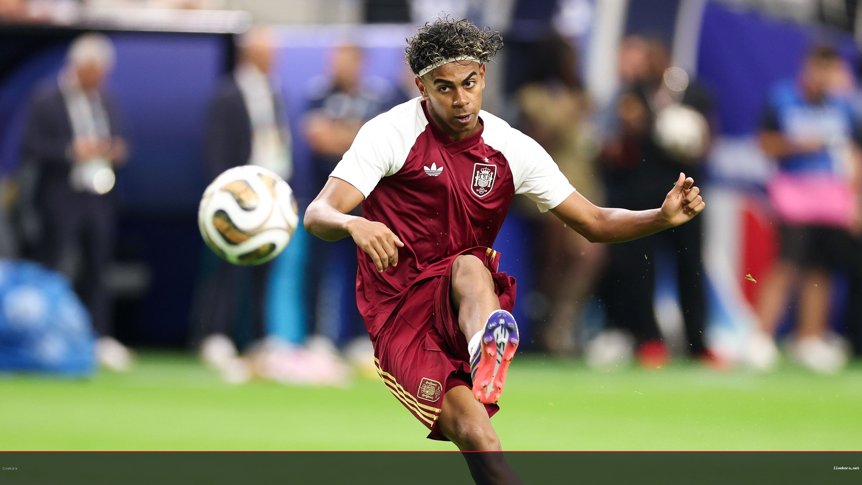 تشافي يمدح يامال وميسي ويكشف رغبته في تدريب المنتخبات