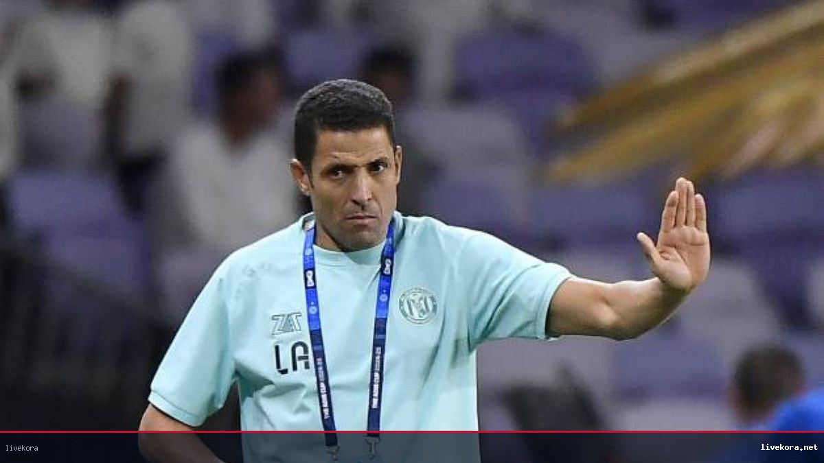 عموتة يثير الجدل في سباق تدريب الأهلي
