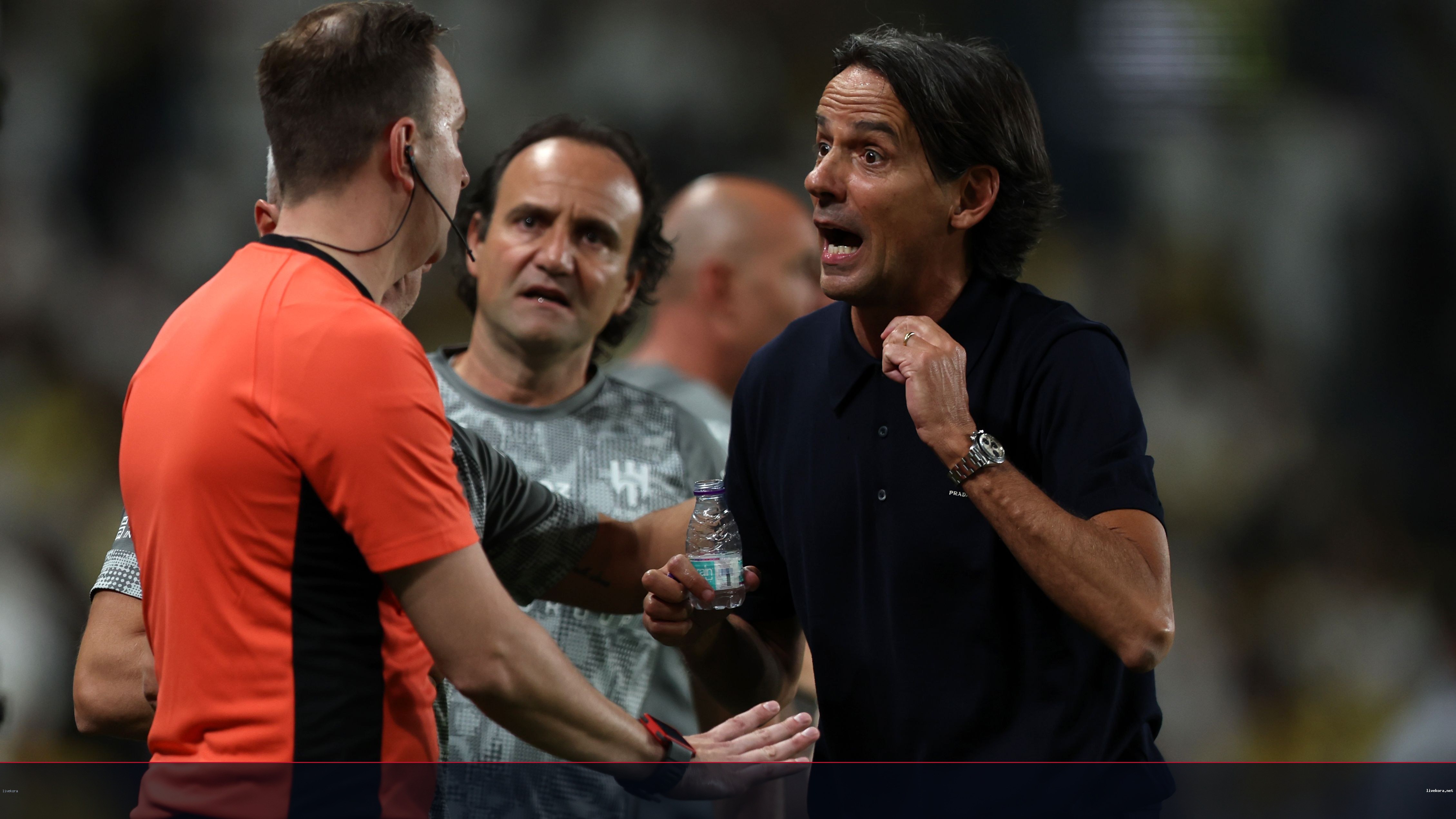 جدل واسع حول مستقبل إنزاجي والهلال يدرس بدائل