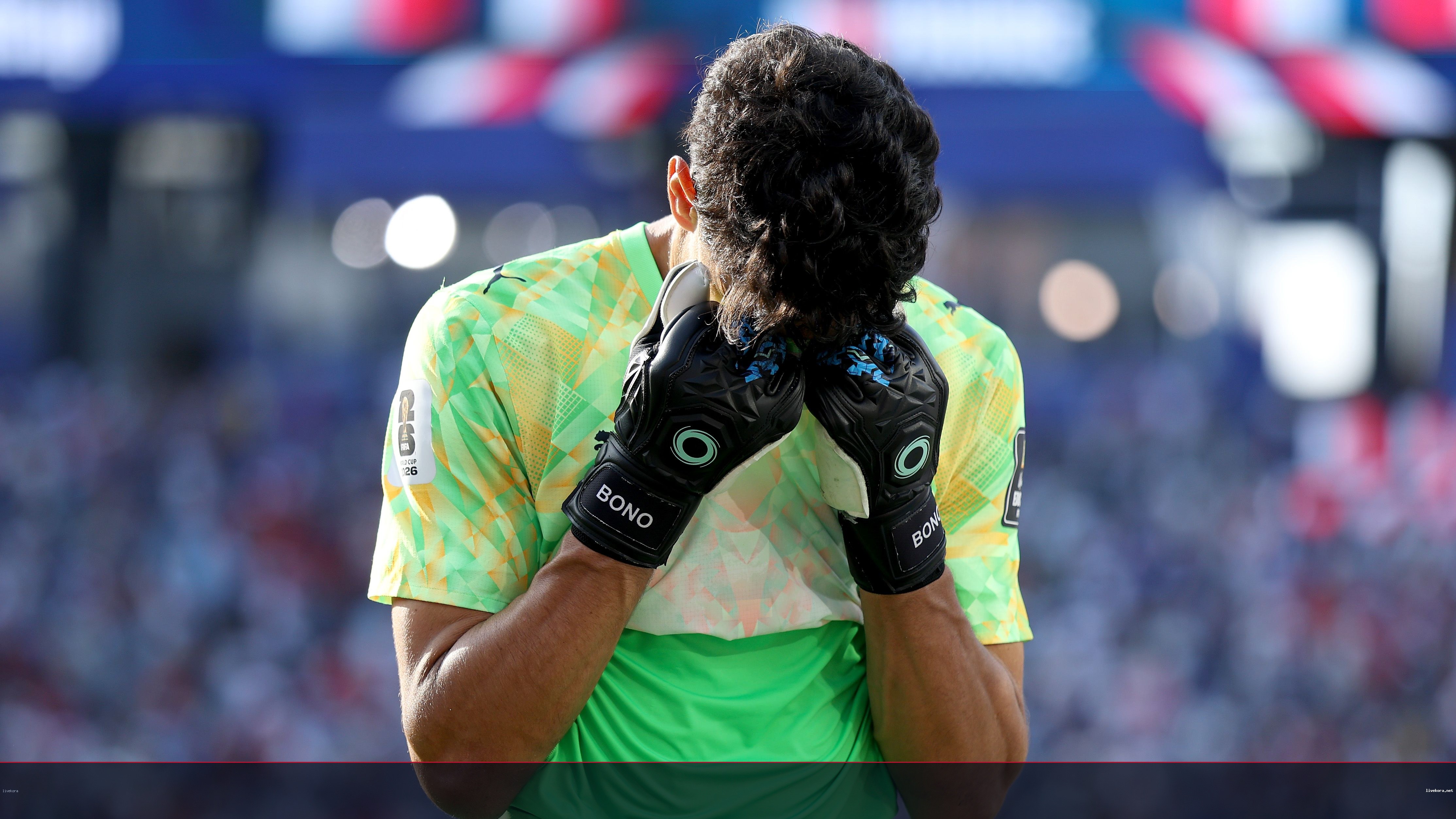 الهلال يدرس بيع ياسين بونو والاعتماد على العويس