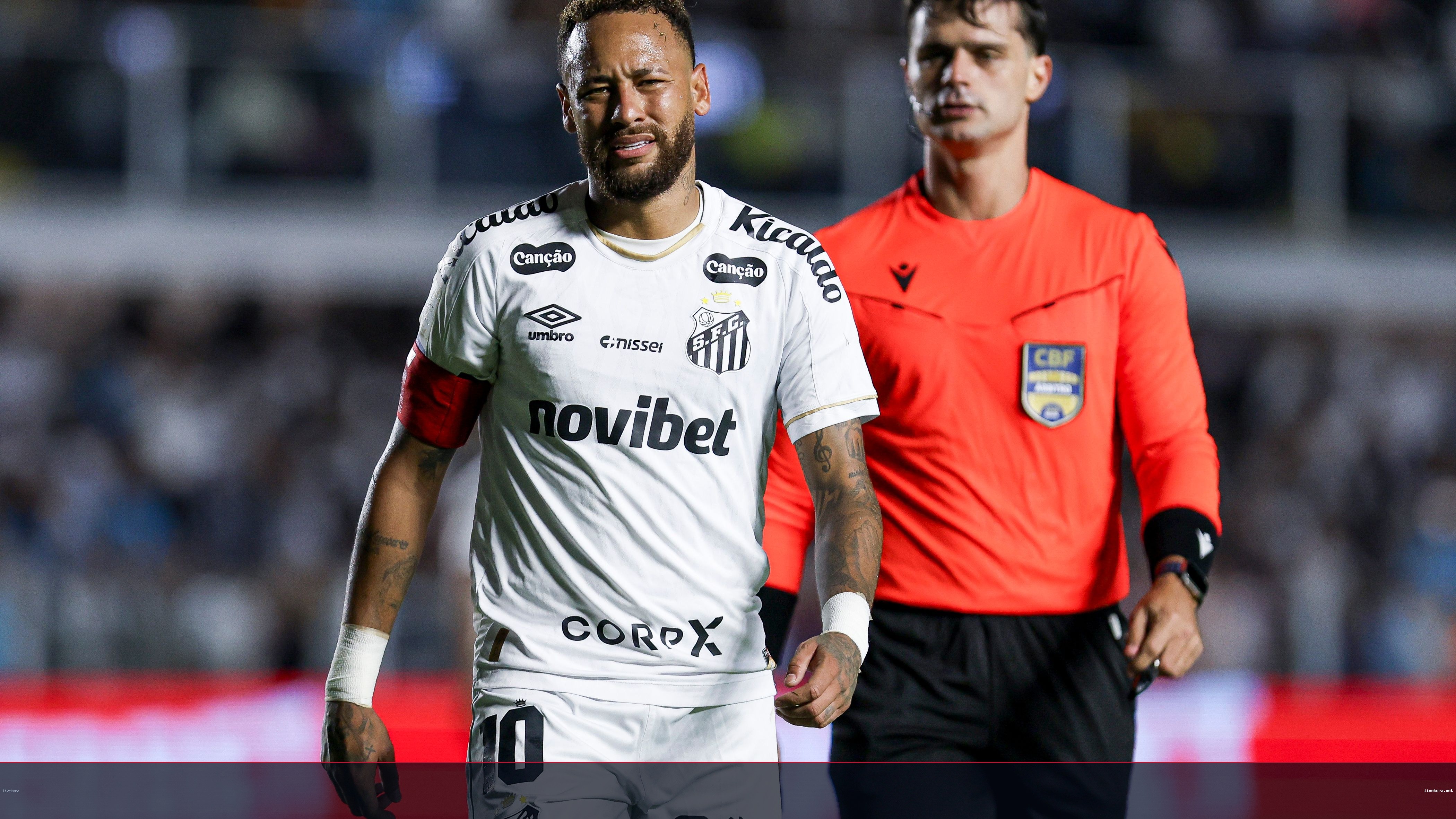 نيمار يودع المنتخب ويقترب من قرار الاعتزال مع سانتوس