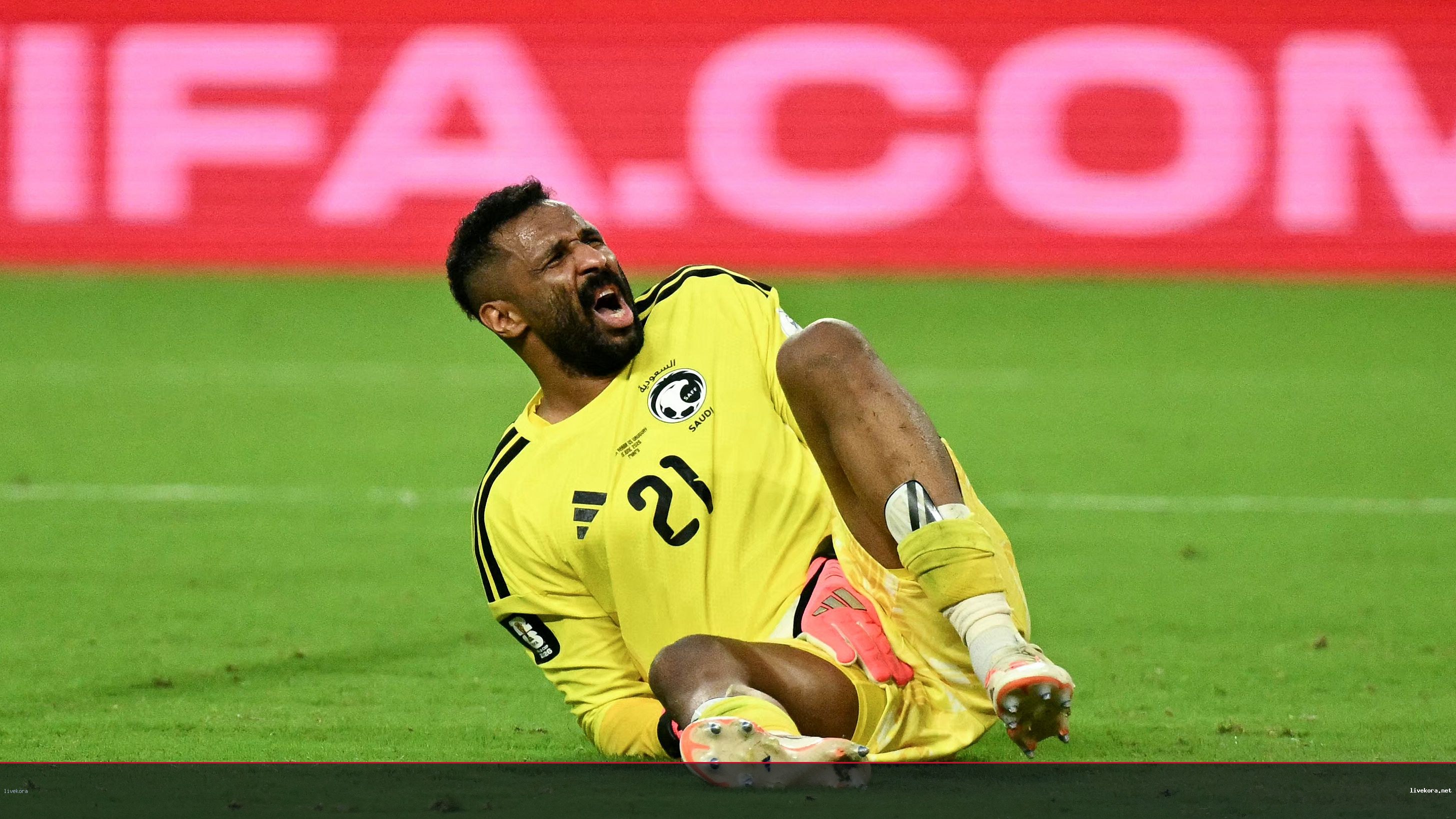 دونيس يطمئن الجماهير: العويس جاهز لمواجهة إسبانيا