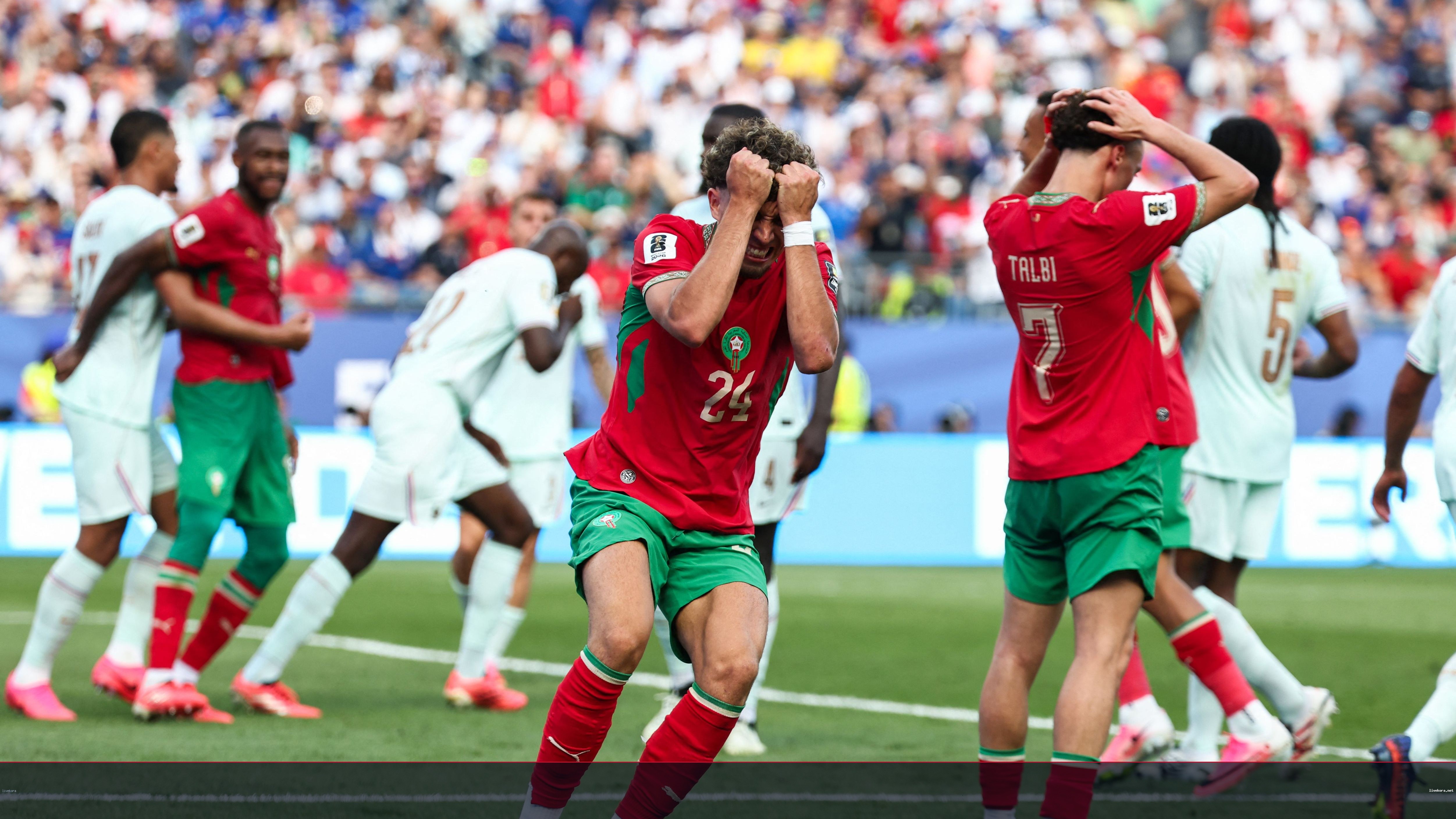 خروج المغرب: صراع صحفي بين "الأشباح" و"الأبطال