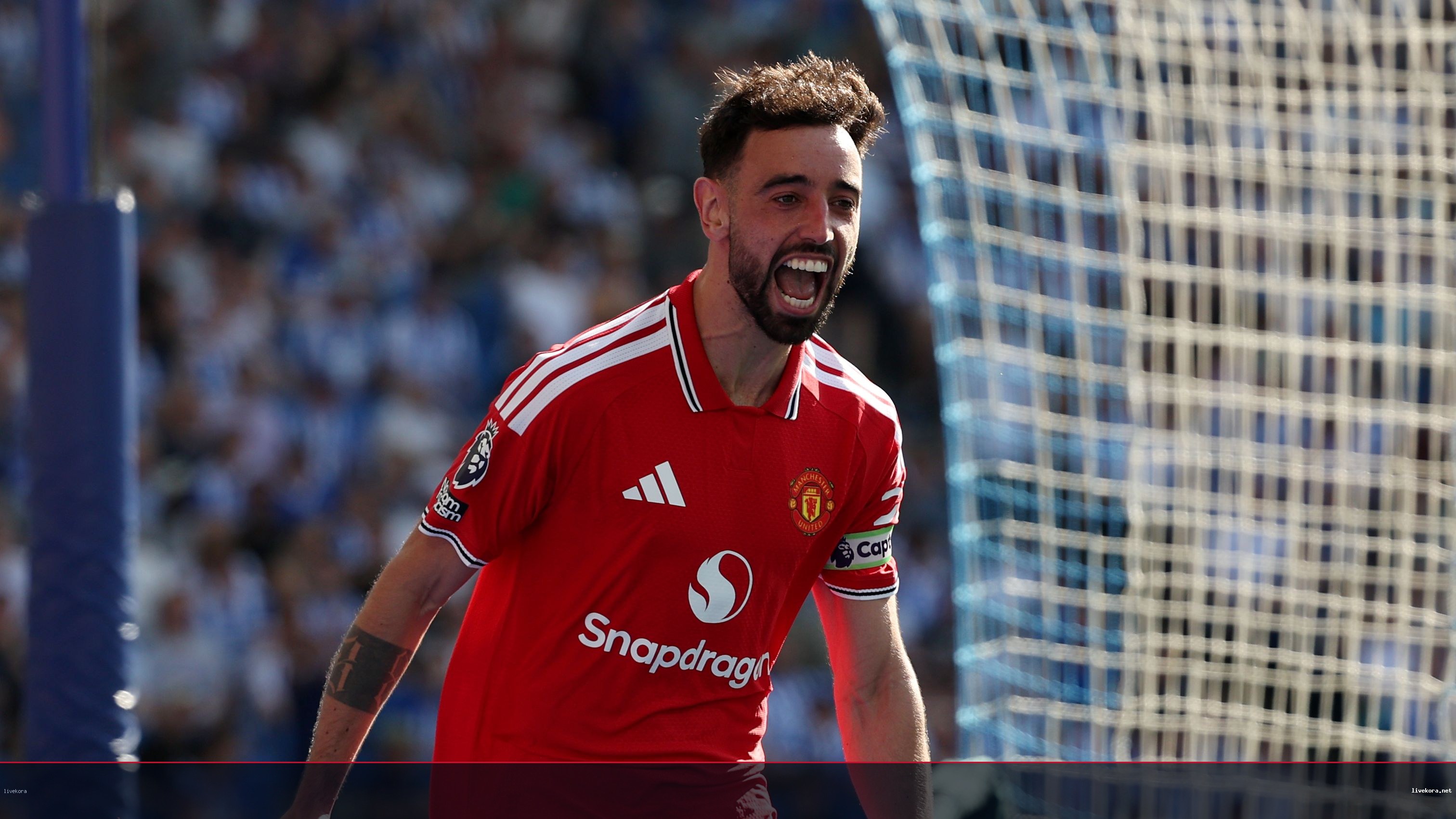 برونو يتحدى ثلاثي آرسنال على جائزة الأفضل