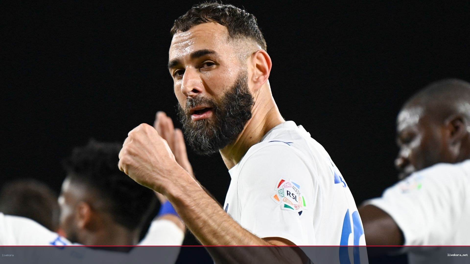 الهلال وبنزيما: خلافات القيادة والفنية تفتح باب الرحيل
