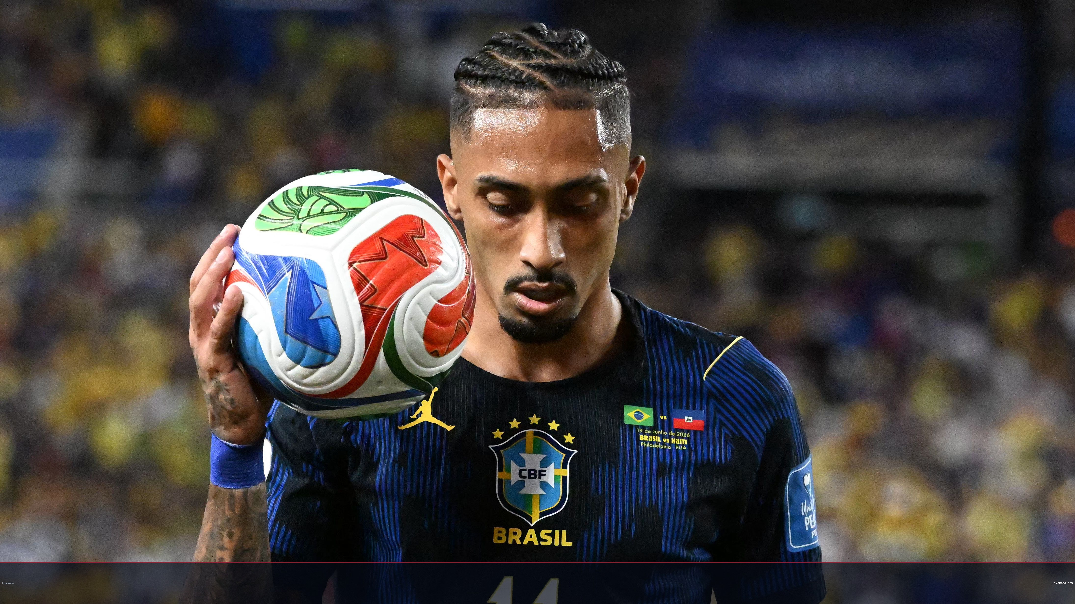 عزل رافينيا.. سيناريو عودته المحتمل مع البرازيل