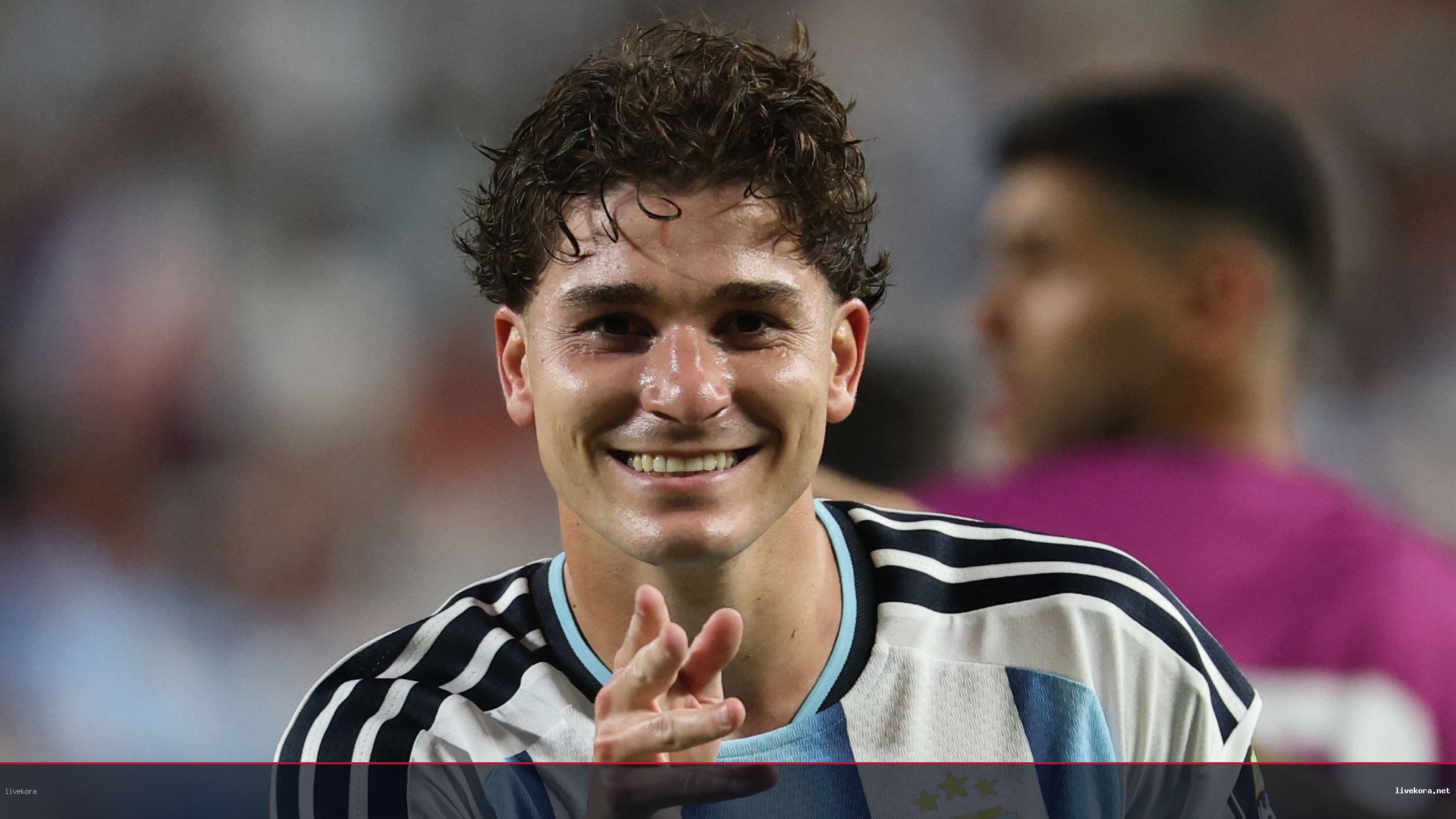 أتلتيكو يرفض بيع ألفاريز لبرشلونة حتى بـ200 مليون