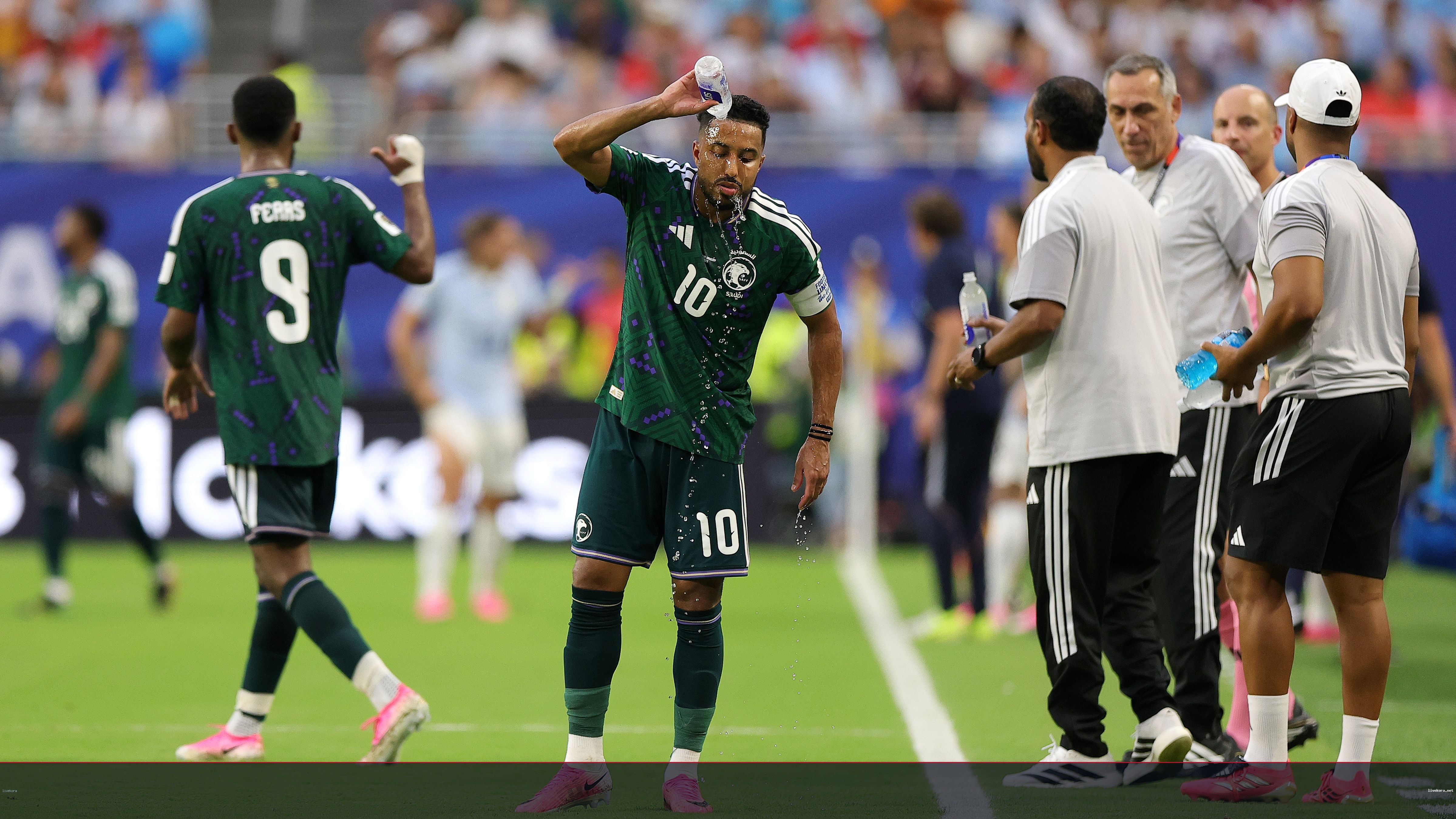 الشنيف يدافع عن الدوسري ويؤكد أنه الوحيد القادر على صناعة الفارق