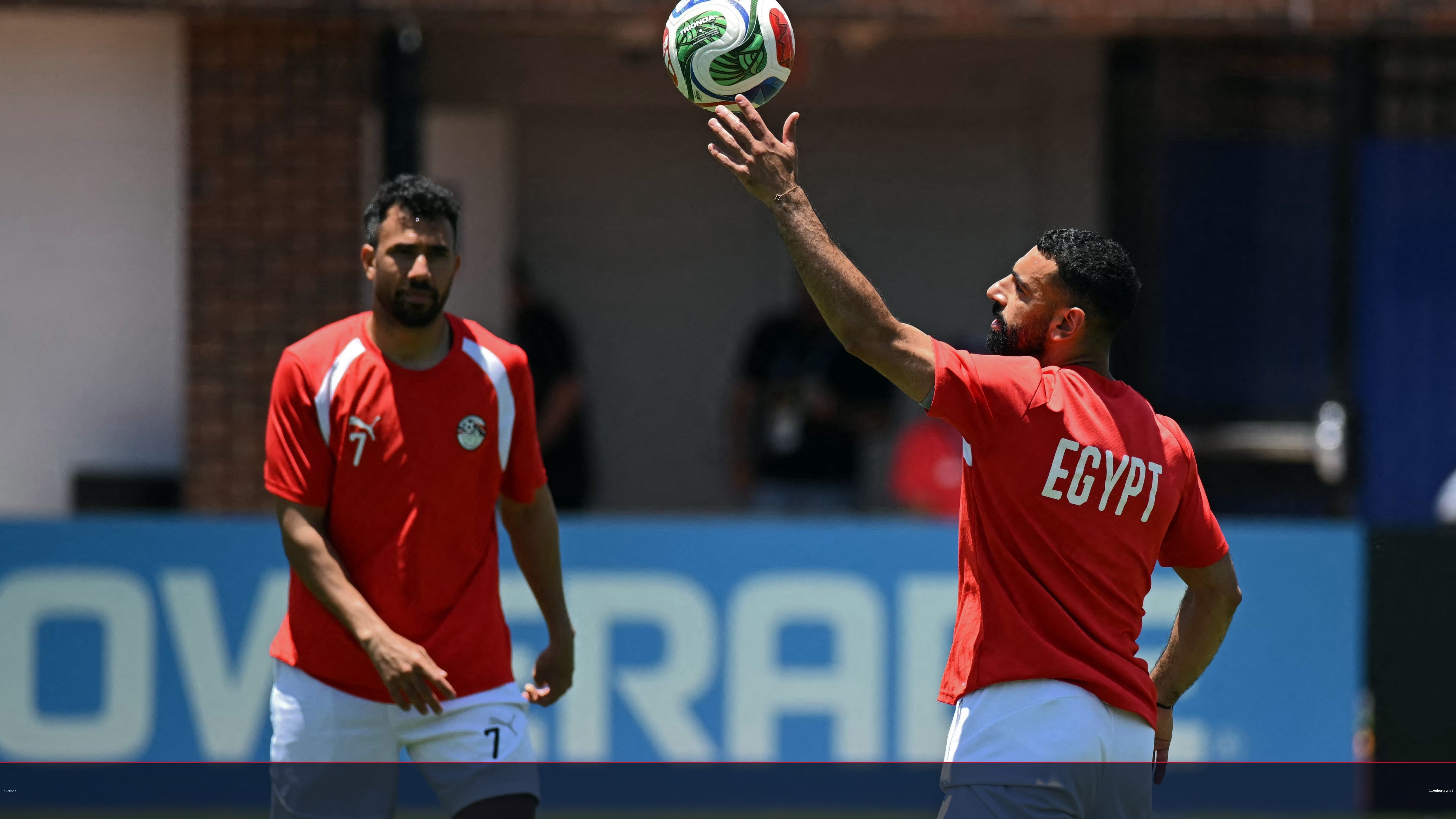 تريزيجيه يودع كابوس الأهلي وينتقل للرياض السعودي