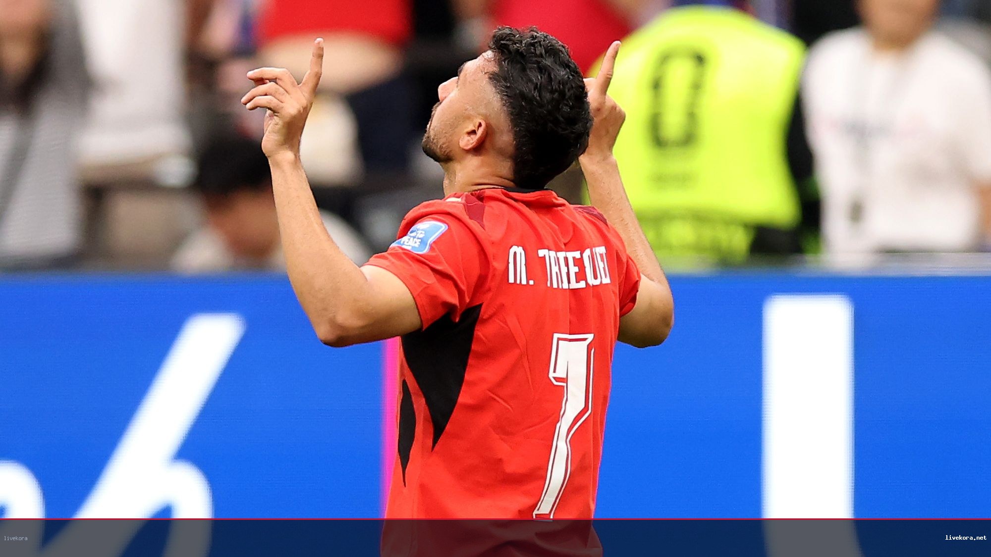 الرياض يفاوض الأهلي لضم تريزيجيه بفارق 1.5 مليون دولار