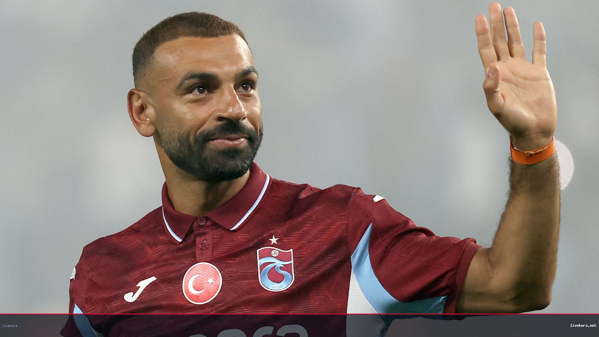 وصول محمد صلاح لإسطنبول تحت حراسة مشددة