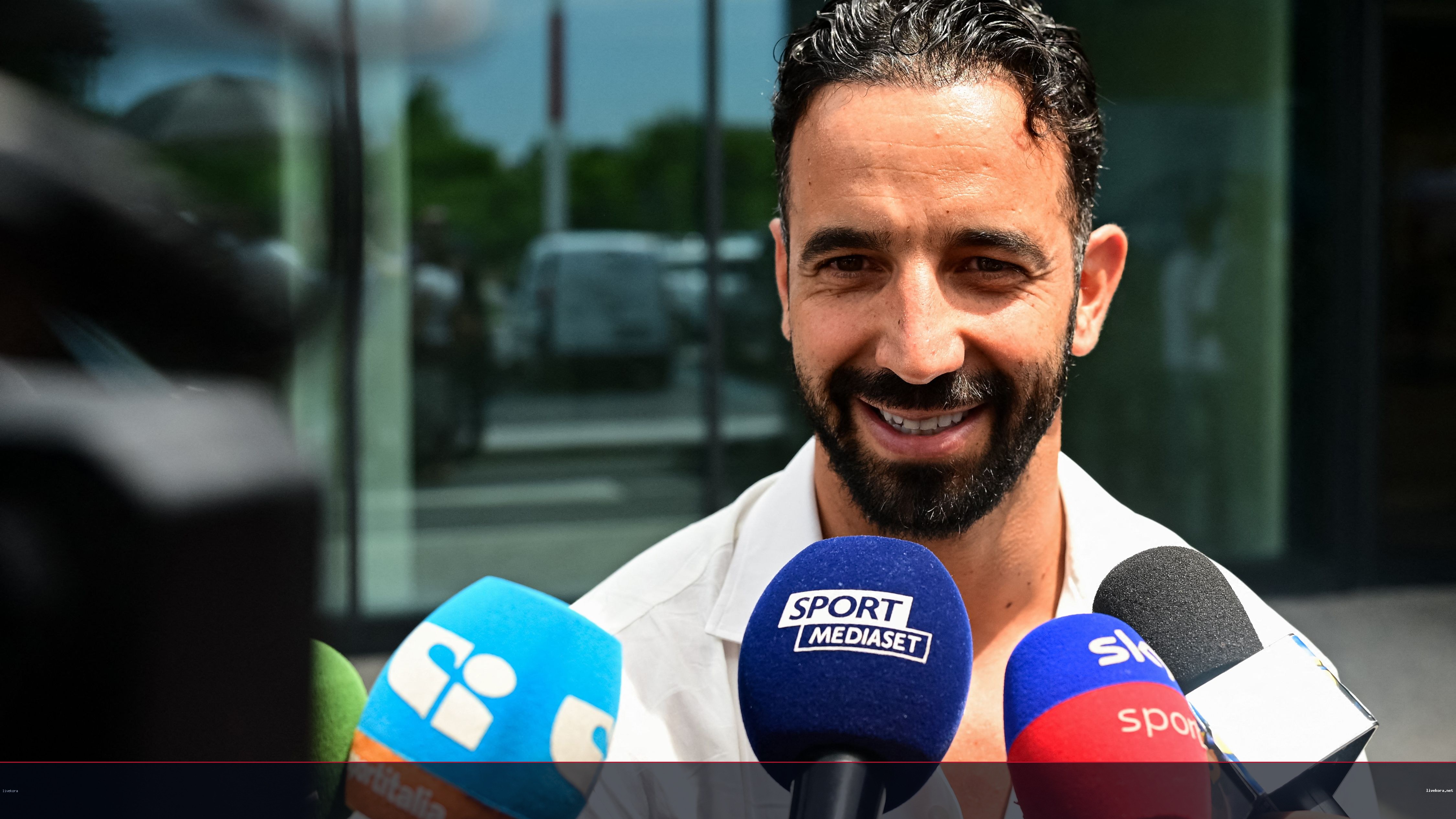 أموريم يخطط لضم مزراوي إلى ميلان بعد إعجابه الشديد به