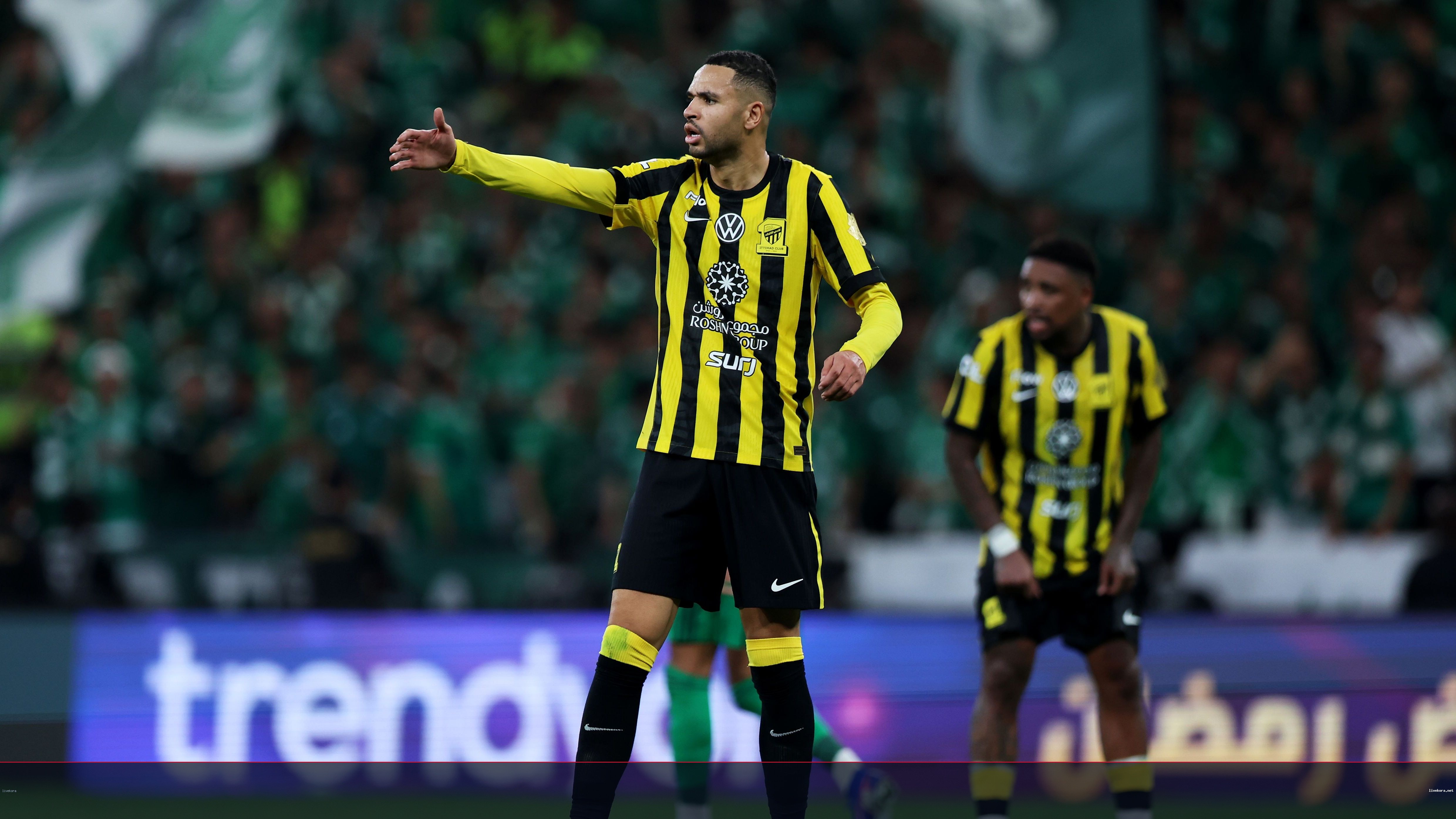 فيسينج يعتمد النصيري ويستبعد إلينيخينا في تشكيل الاتحاد