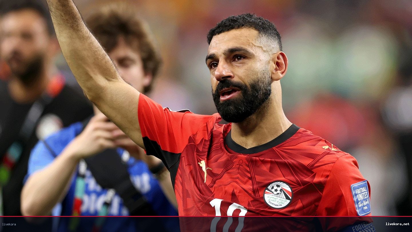 محمد صلاح يودع رفيق دربه أحمد حجازي بعد اعتزاله