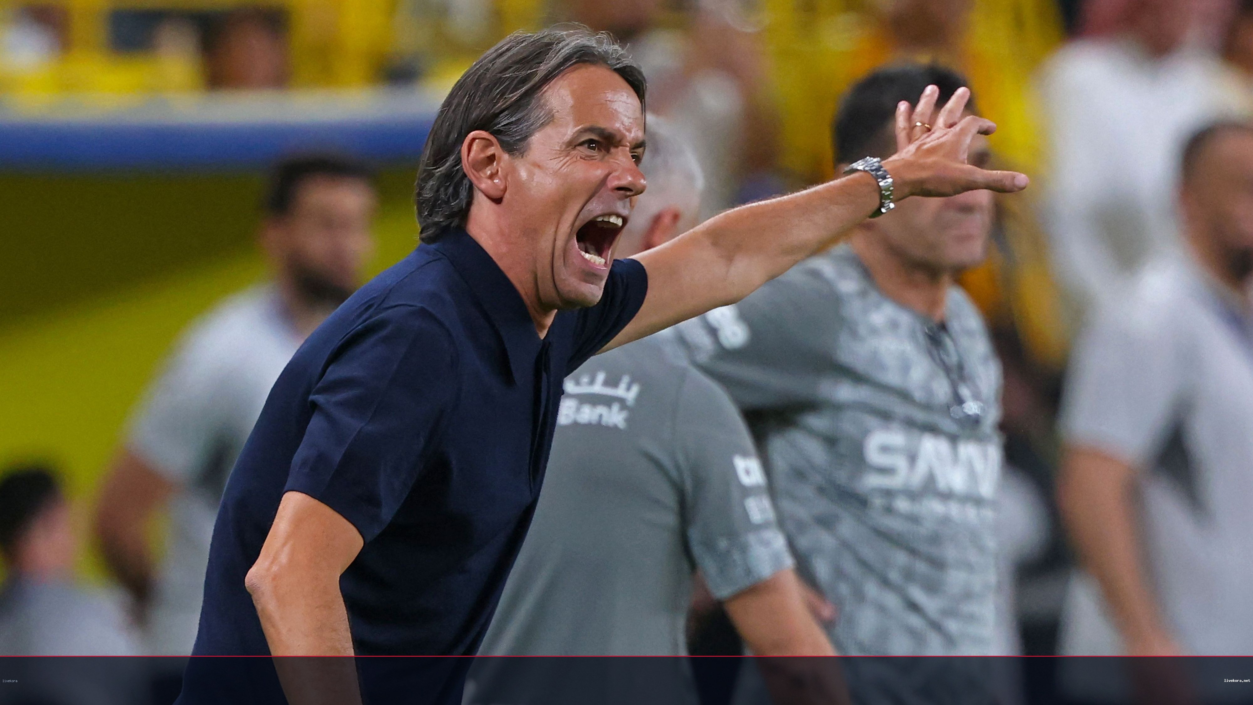 نجم القادسية يغلق باب الانتقال للهلال ويركز على البطولات