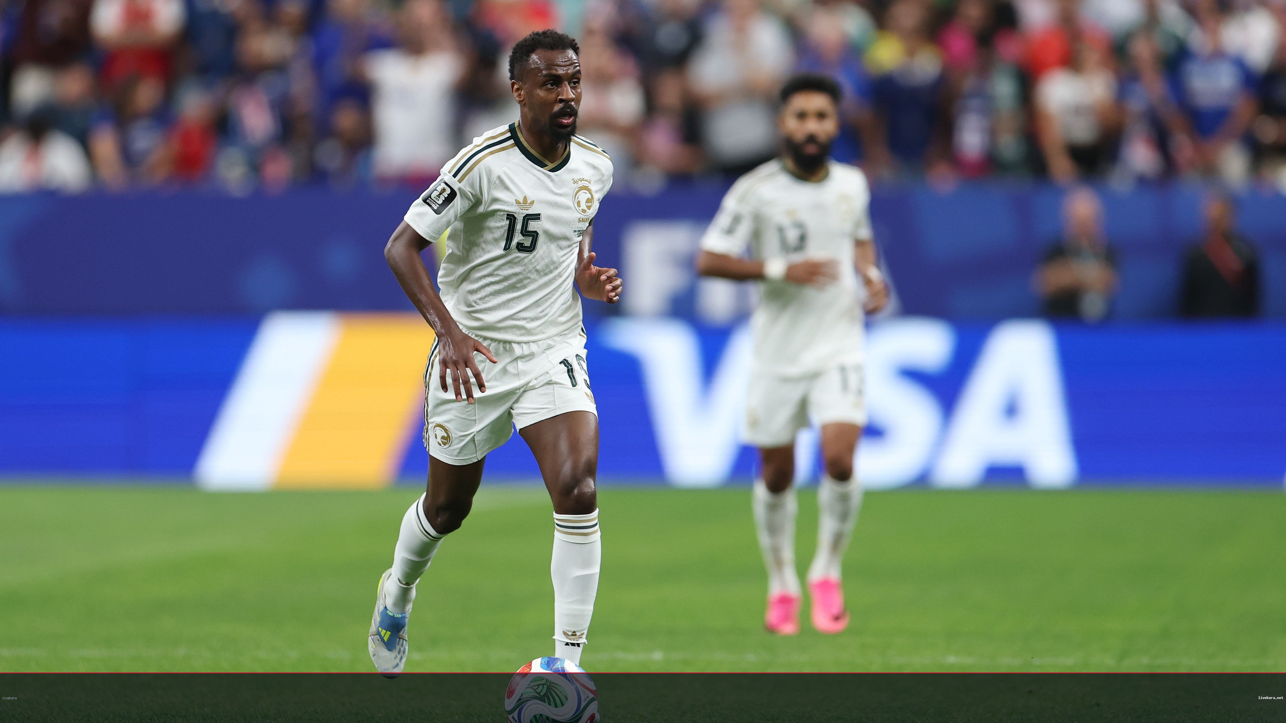 جابرييل كالديرون يعلن استعداده للعودة وتدريب الأندية السعودية