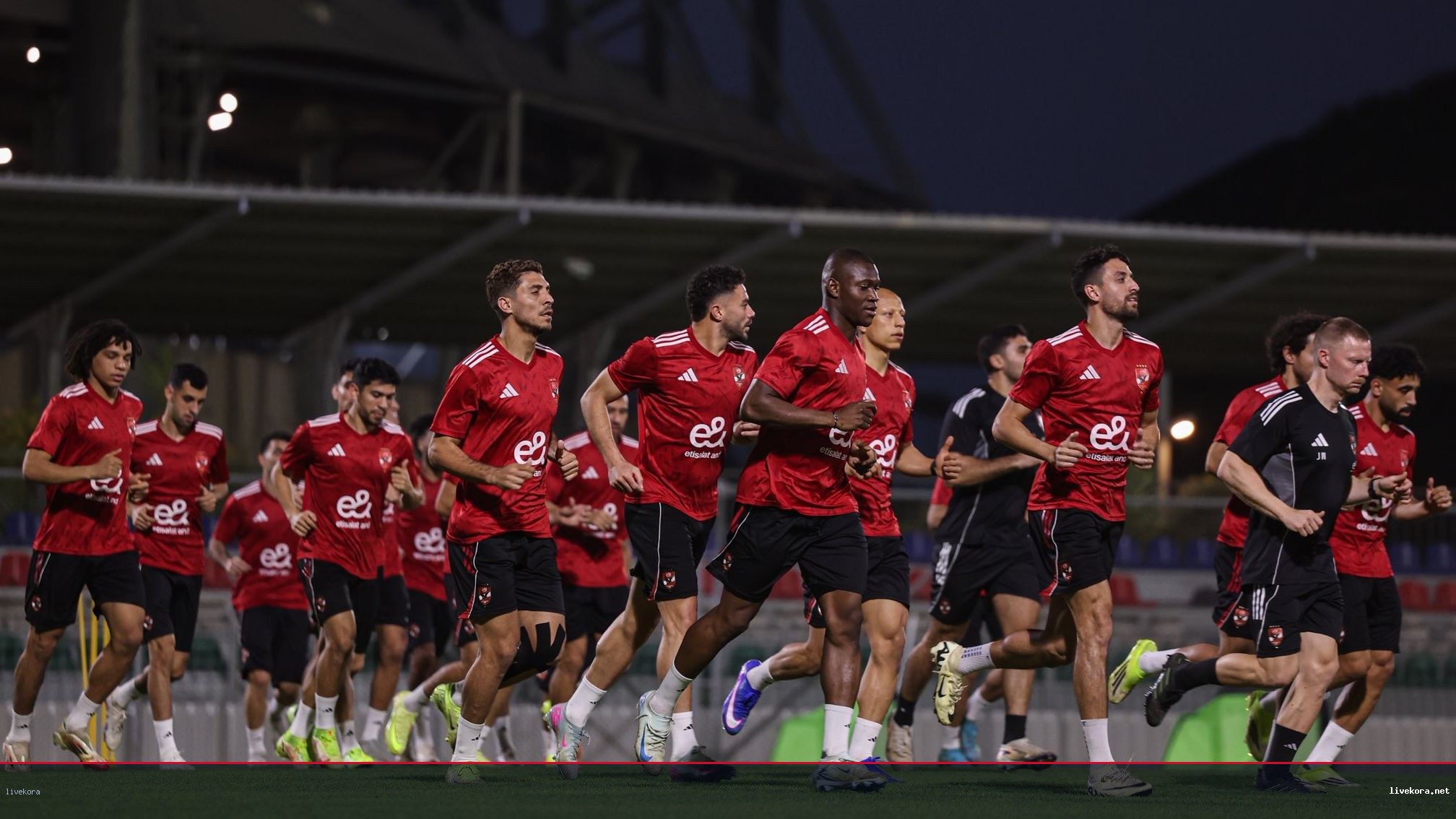 شوبير: ياسر إبراهيم بين الجنة والنار بسبب عرض الشباب