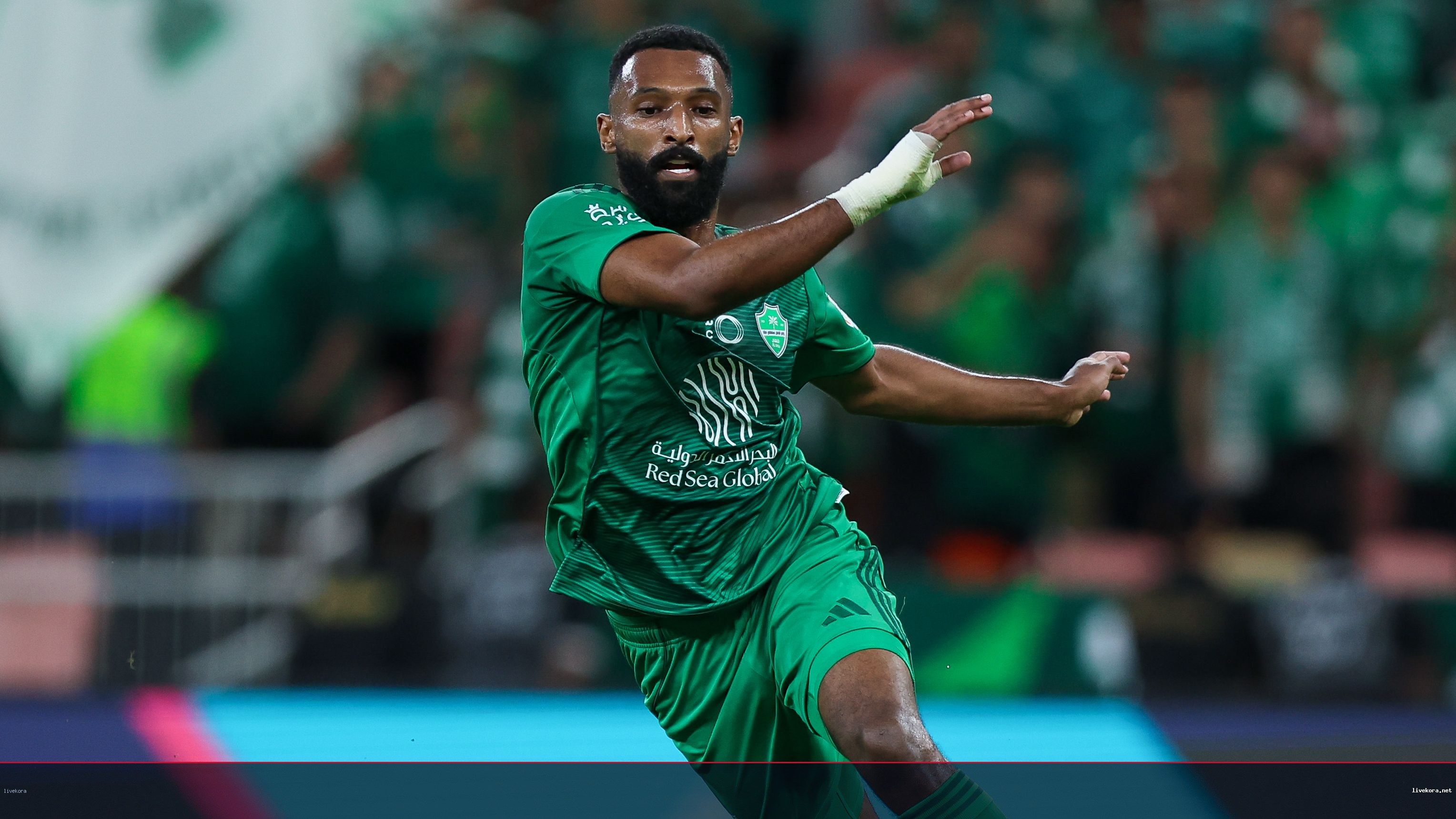 الأهلي يكشف حقيقة بند الرحيل في عقد فراس البريكان