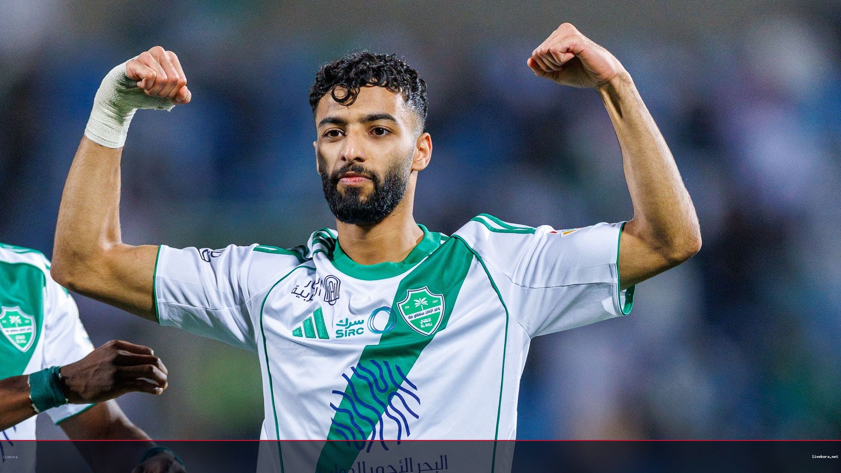 أبو الشامات يثير العاصفة بصورته بعد خسارة السعودية أمام إسبانيا