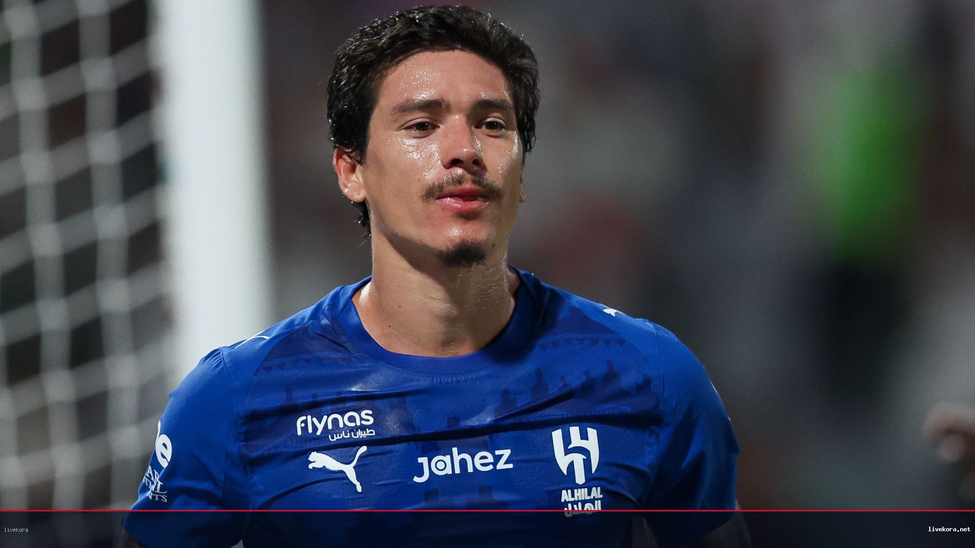 البريميرليج يزاحم برشلونة على بديل ألفاريز