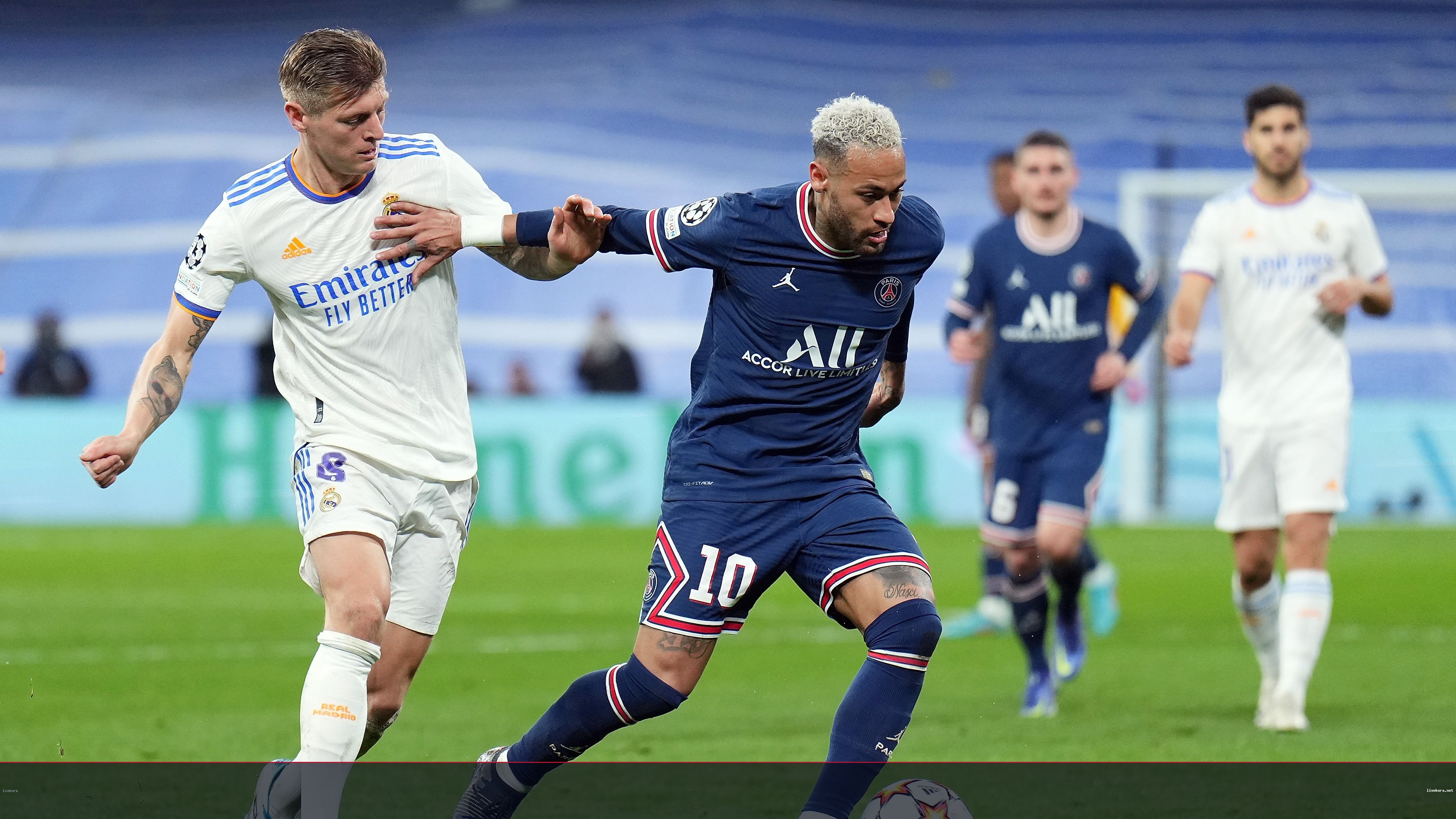 وكيل نيمار: كان سيفوز بالكرة الذهبية في ريال مدريد