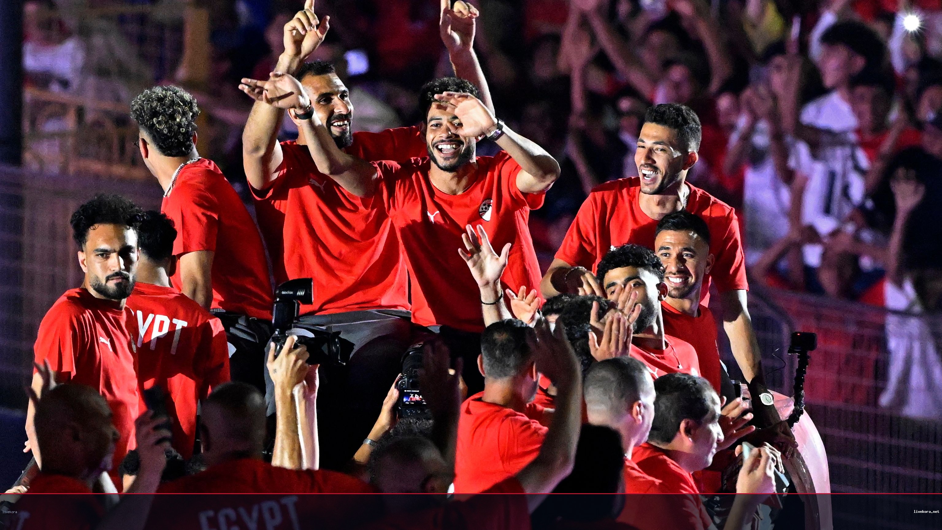 اتحاد جدة يترصد نجمي الأهلي ومنتخب مصر لتدعيم الوسط