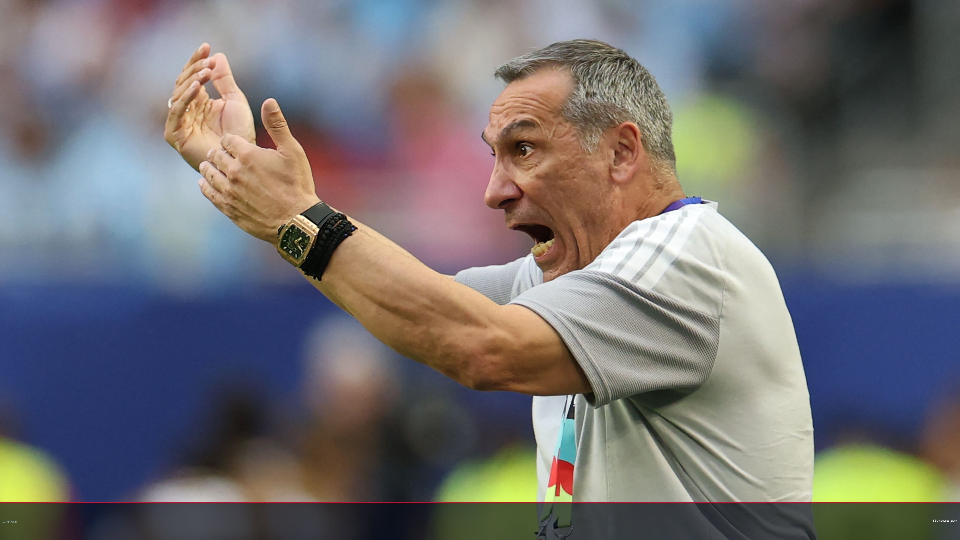 أزمة جدولية: دونيس يطالب بتأجيل كلاسيكو الهلال والاتحاد