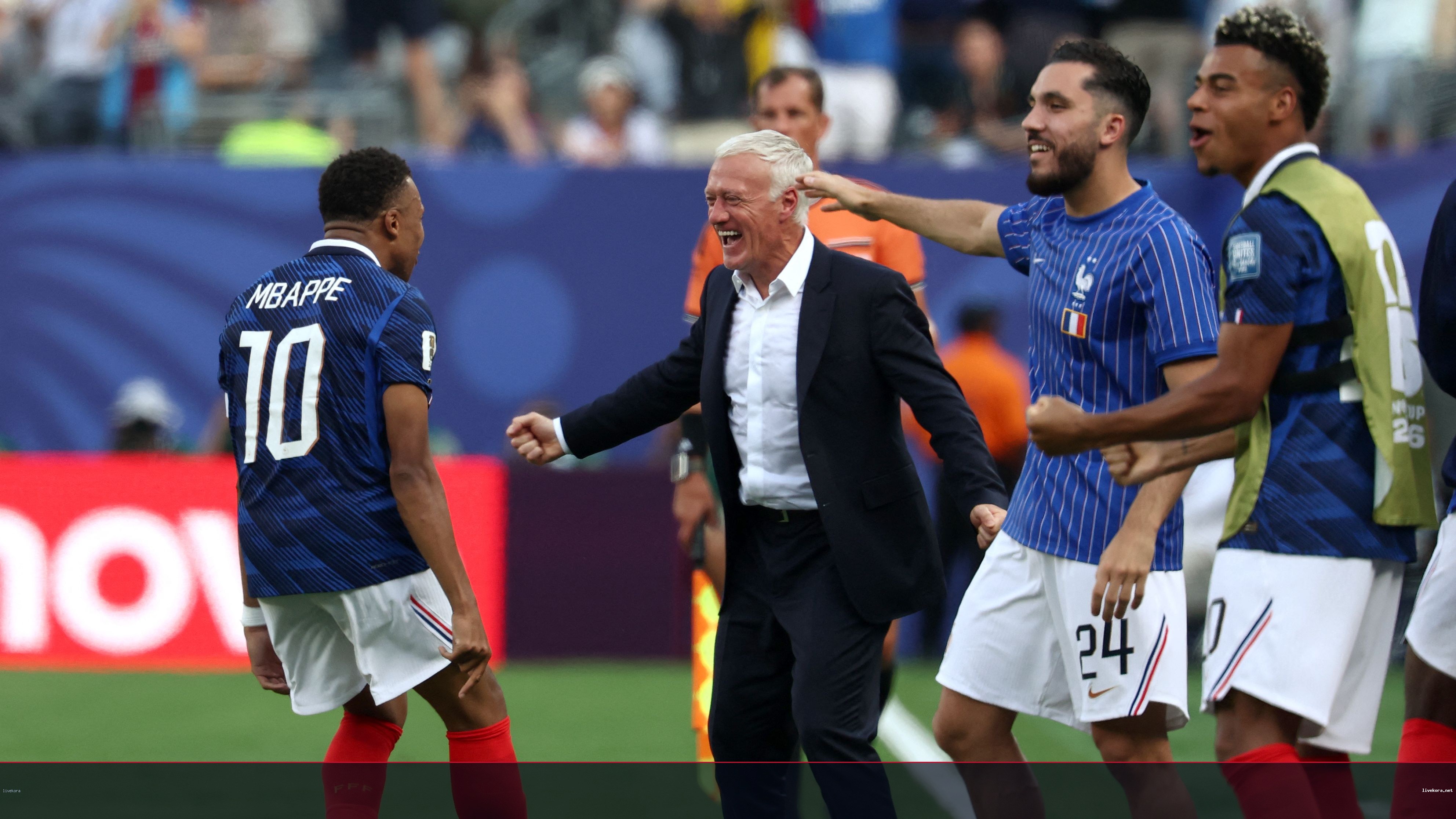 ديوي يطرد باركولا من تشكيلة فرنسا أمام المغرب