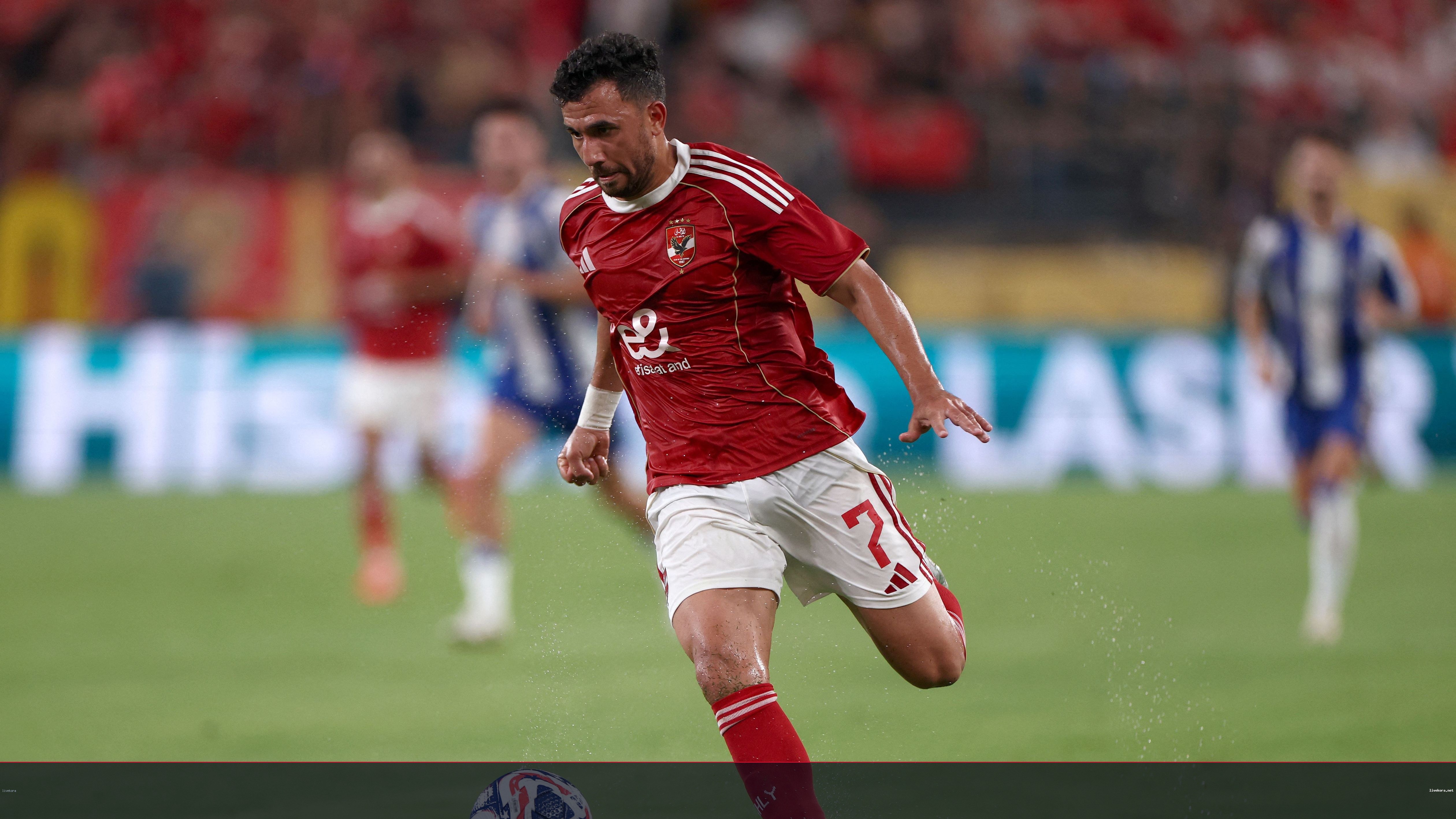 رسمياً: الأهلي يودع تريزيجيه بعد موسم واحد