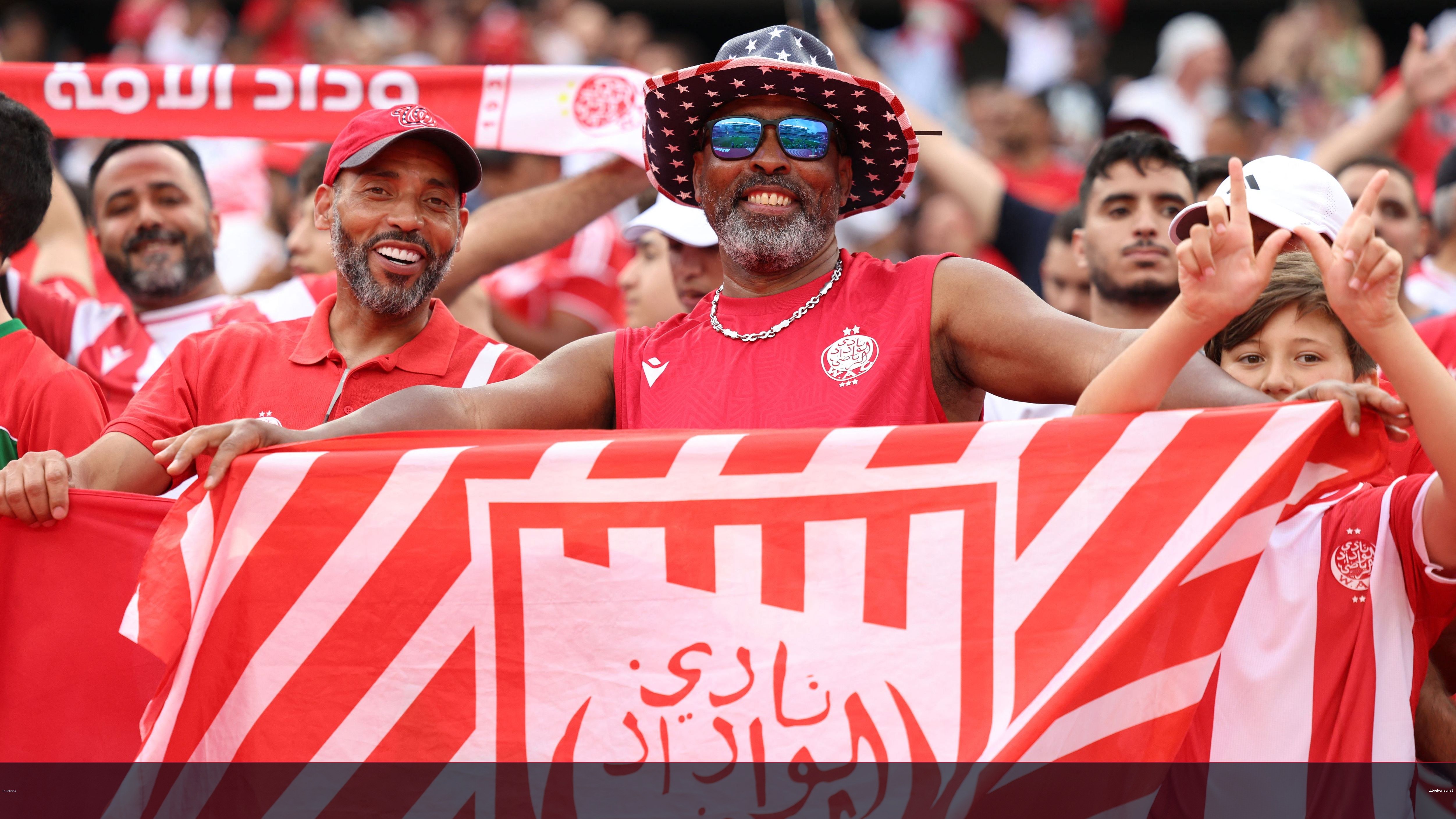 الجيش الملكي يهدد كرمون وفيفا تضيق الخناق على الوداد