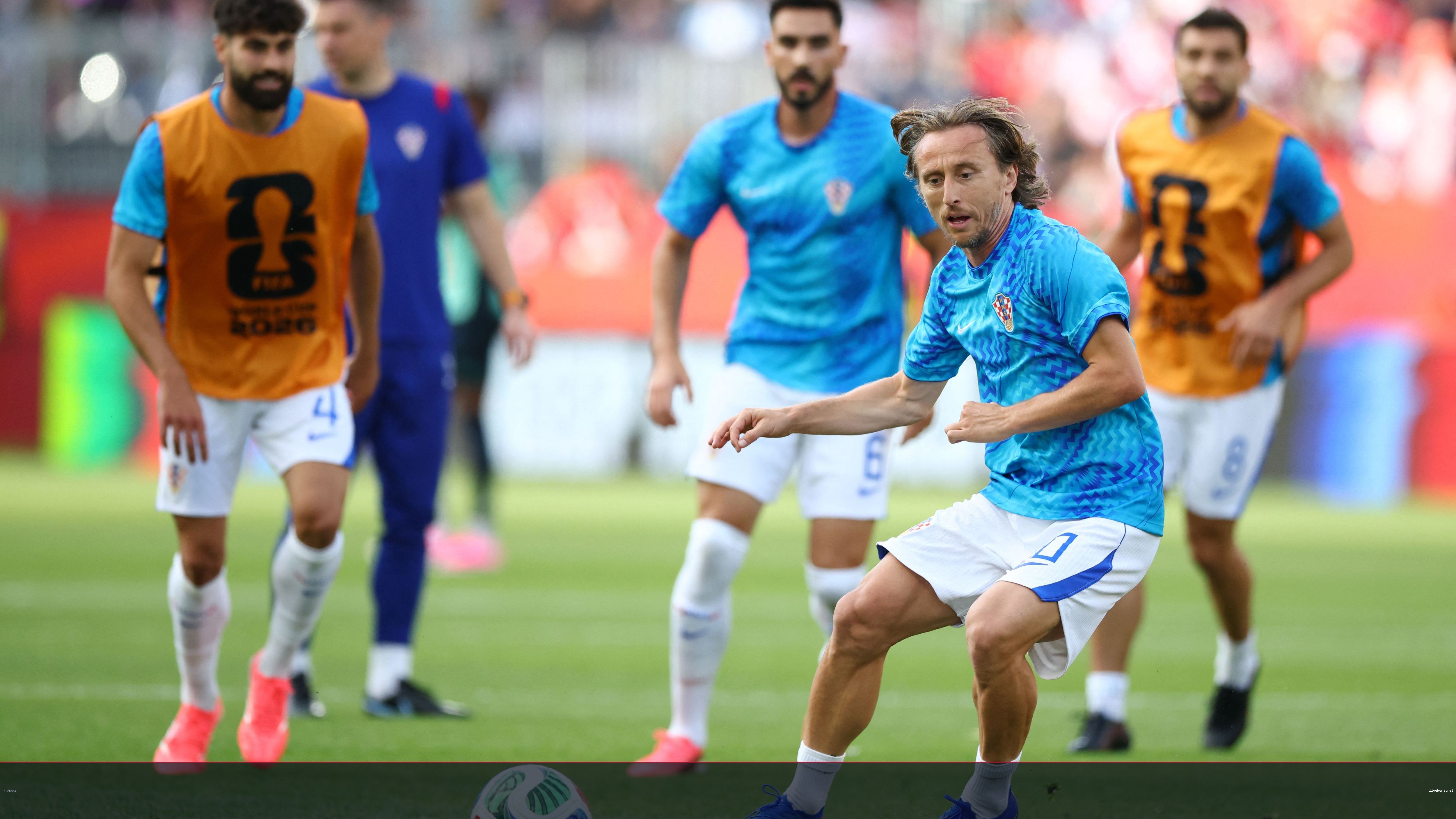 مودريتش يضاهي رونالدو وميسي بإنجاز تاريخي مع كرواتيا