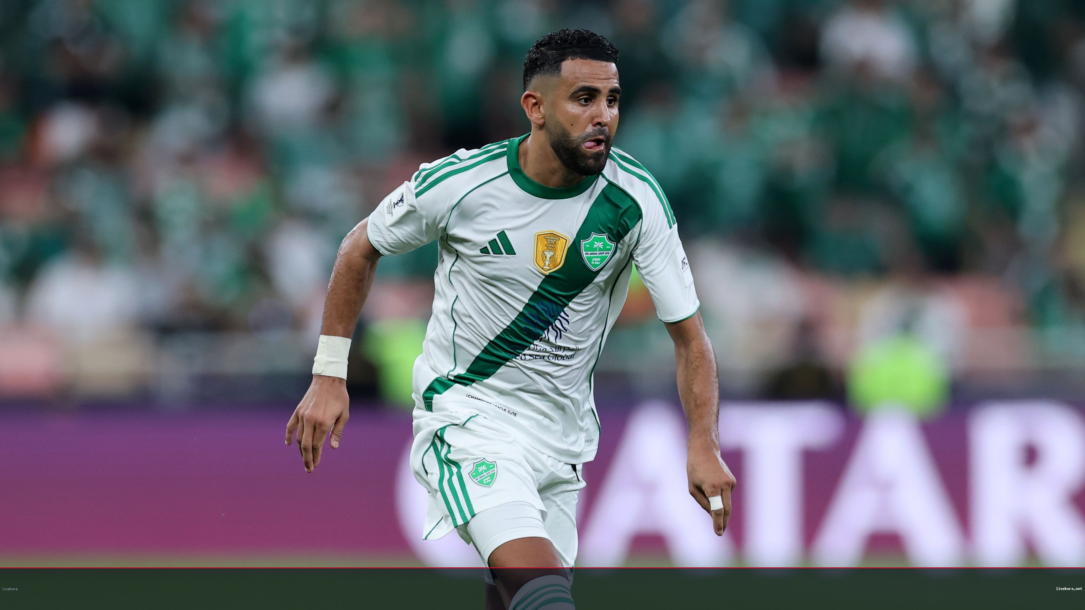 انقسام داخل الأهلي بشأن مصير رياض محرز