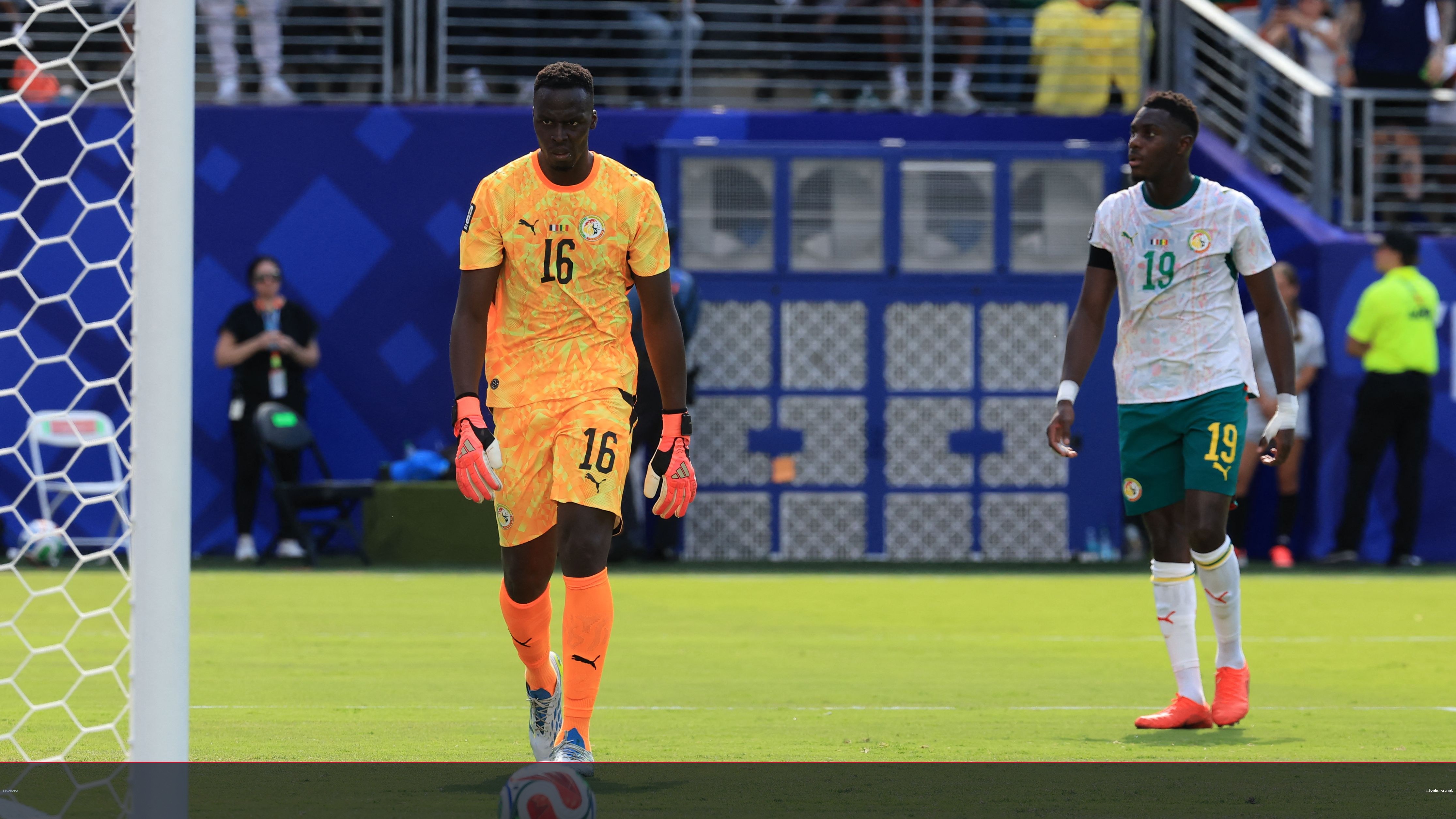إهمال الاتحاد السنغالي يضطر ميندي لتمويل علاجه بنفسه