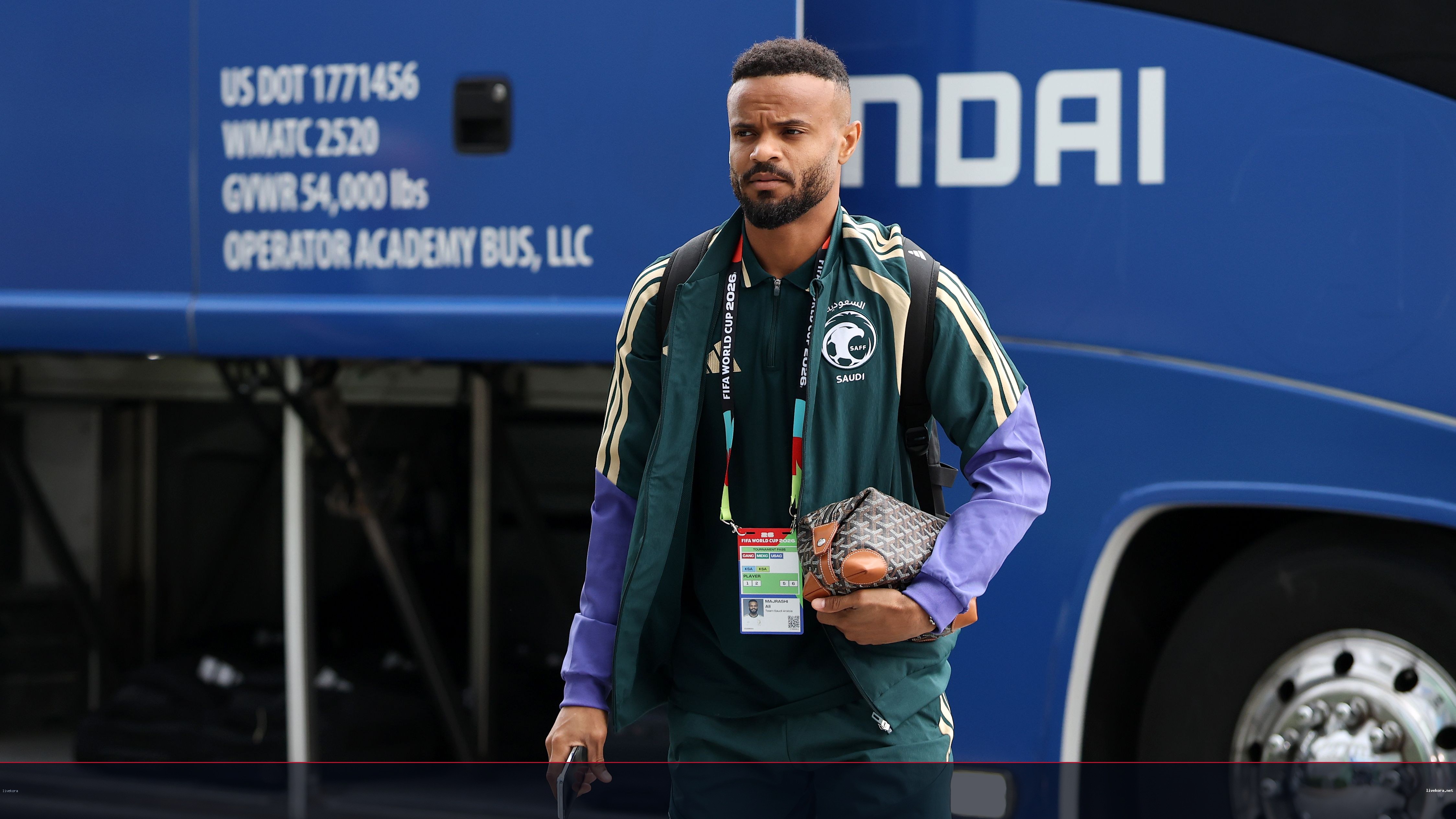 الأهلي يضم العتيبي من الاتفاق لتعويض غياب مجرشي